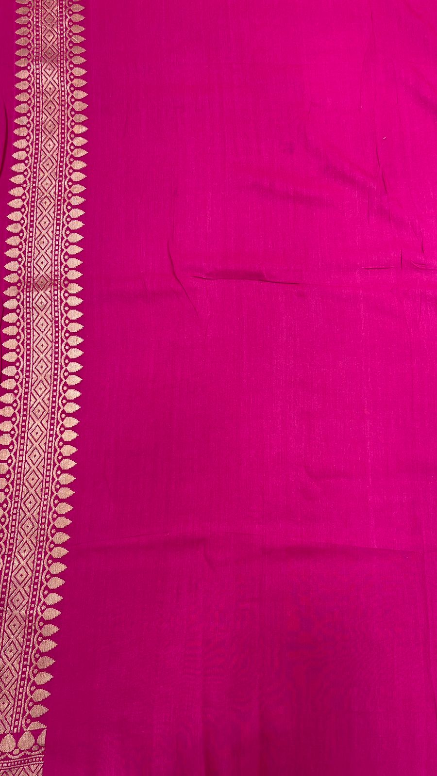 Faishana's Elegance in Bloom: Pure Silk Handloom Navy Blue Floral Mina Jaal Khaddi Georgette Saree with Pink Kadhwa Anchal & Blouse