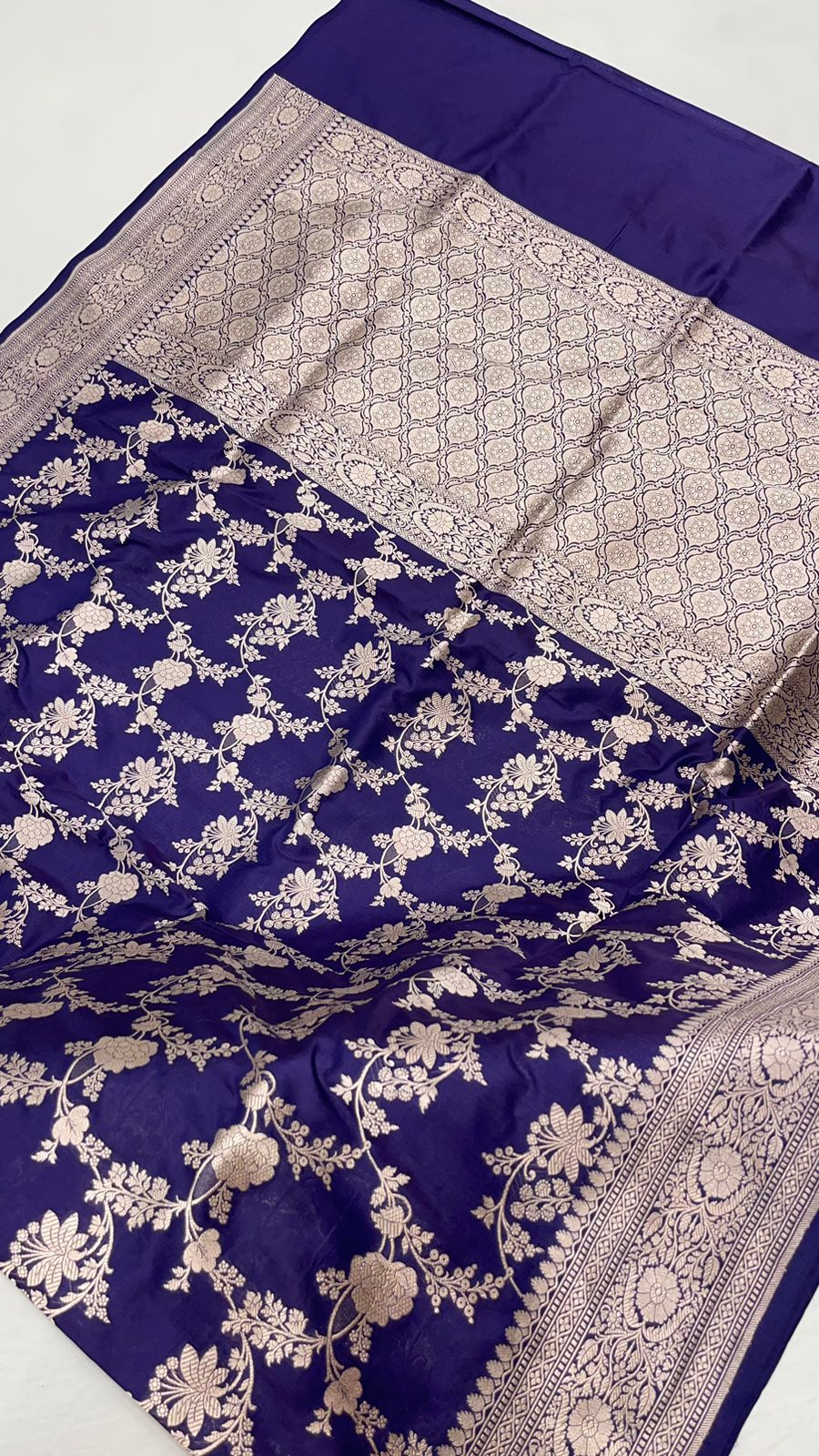 Faishana Pure Silk Handloom Uppada Navy Blue with Silver Zari Kadhwa Jaal Rich Pallu and Kadhwa Blouse Banarasi Saree