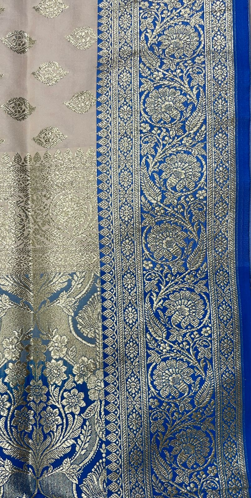 Faishana Presents Off-white Katan Silk Floral Light Gold Zari Booti with Contrast SkyBlue Floral Pallu Banarasi saree and Sky Blue Blouse