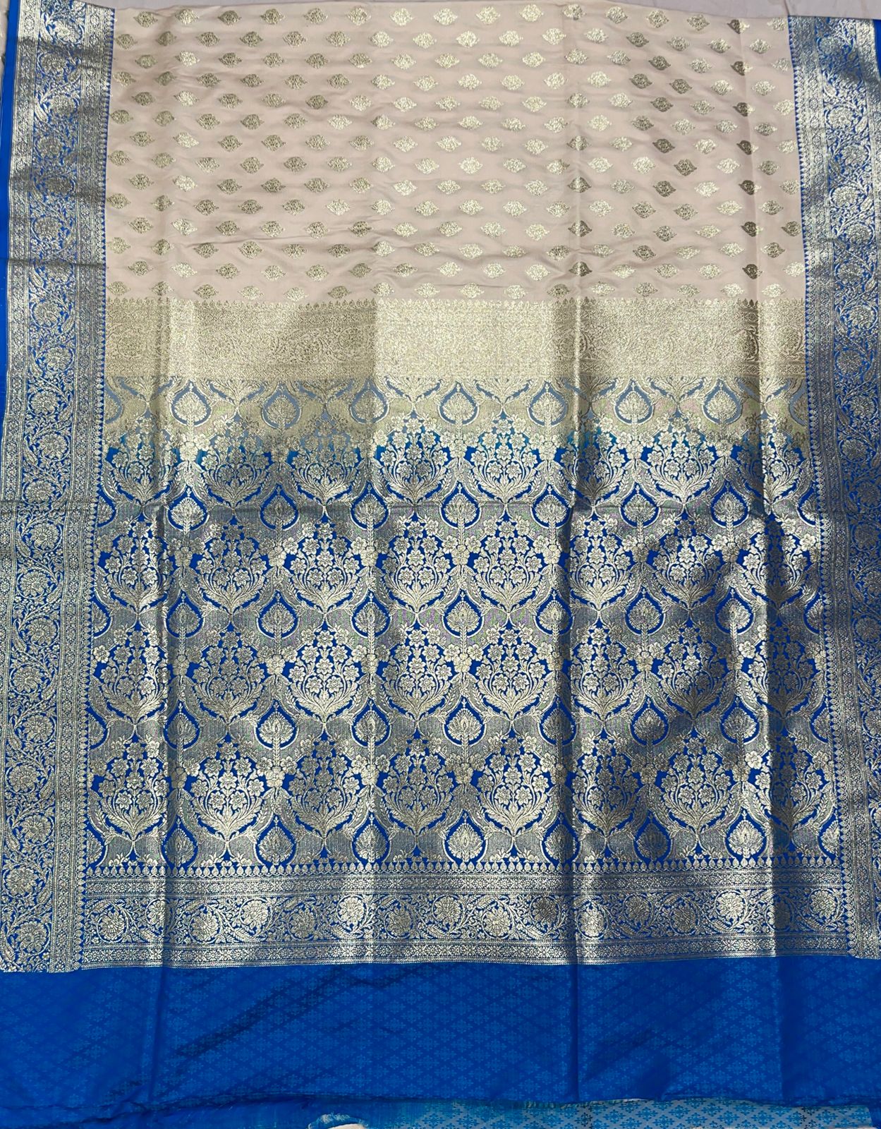 Faishana Presents Off-white Katan Silk Floral Light Gold Zari Booti with Contrast SkyBlue Floral Pallu Banarasi saree and Sky Blue Blouse
