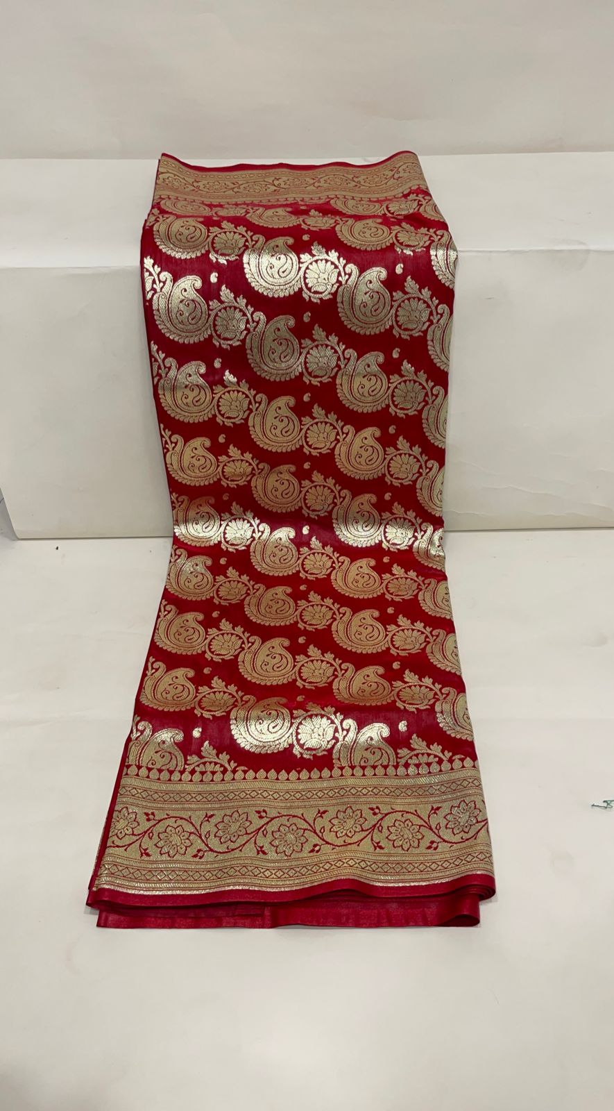 Faishana Presents Maroon Satin Silk Diagonal Zari Jaal Banarasi saree with Maroon Blouse