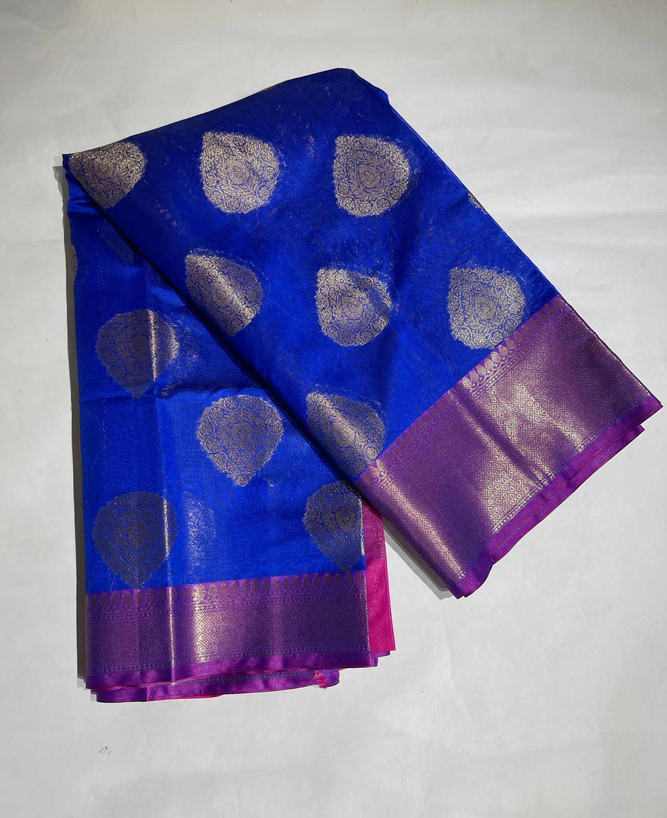 Faishana Presents Blue Kanjivaram Silk Golden Zari Boota with Contrast Magenta Lachha Zari Border and Magenta Blouse