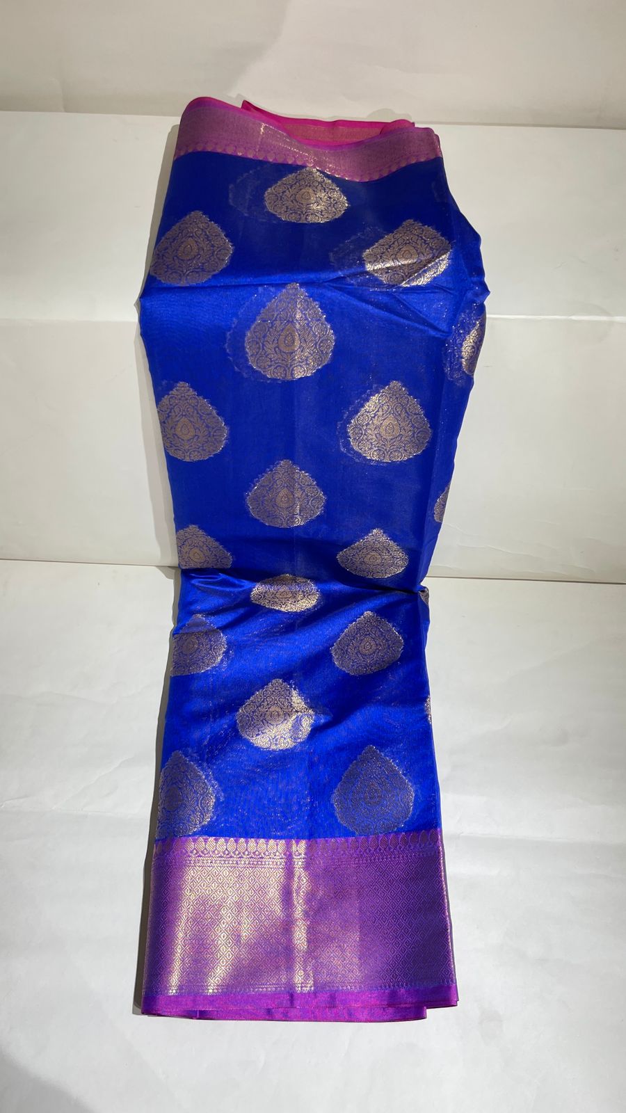 Faishana Presents Blue Kanjivaram Silk Golden Zari Boota with Contrast Magenta Lachha Zari Border and Magenta Blouse