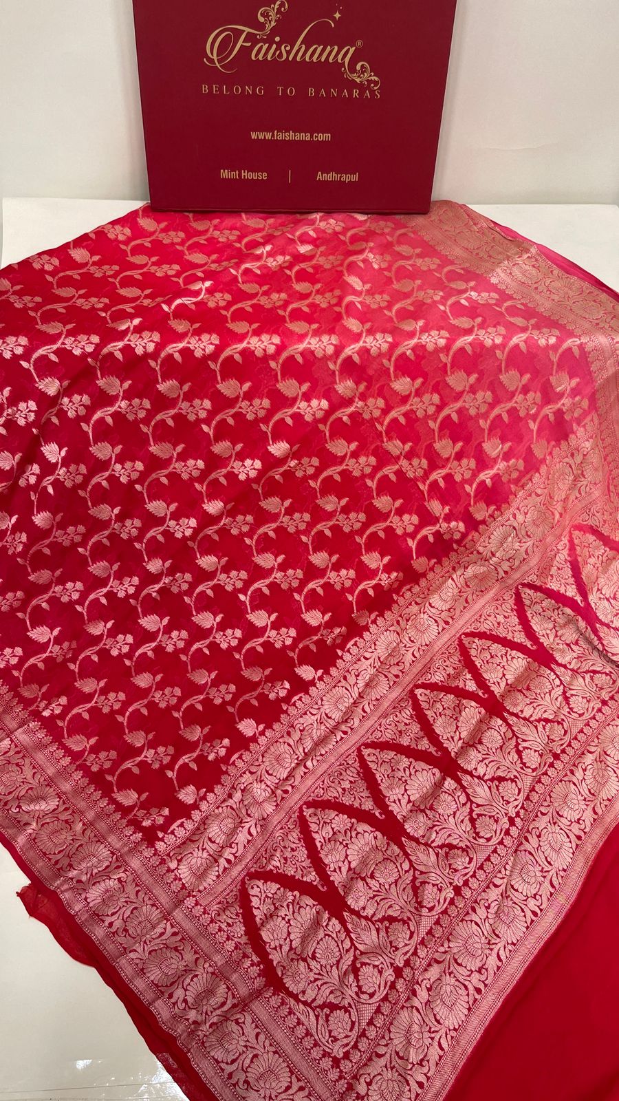 Faishana Pure Handloom Pink Dual Shade Chiffon Tilfi Zari Jaal with Floral Boota Anchal Zari Border with Red Blouse