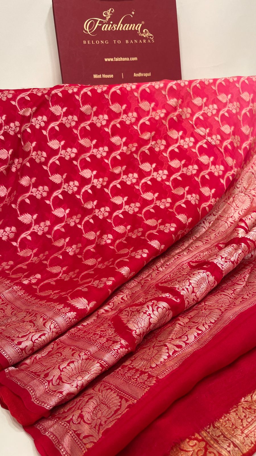 Faishana Pure Handloom Pink Dual Shade Chiffon Tilfi Zari Jaal with Floral Boota Anchal Zari Border with Red Blouse