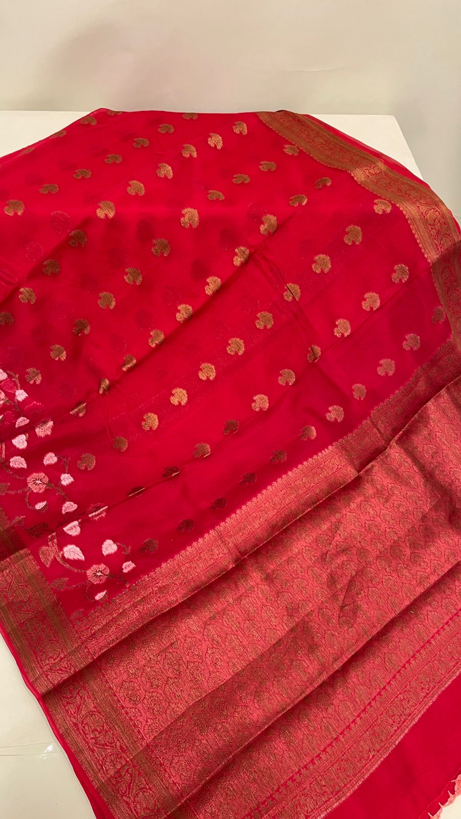 Faishana Pure Handloom Red Chiffon Floral Copper Zari Booti with Floral Tilfi Mina Jaal Skirt Zari Border with Red Blouse