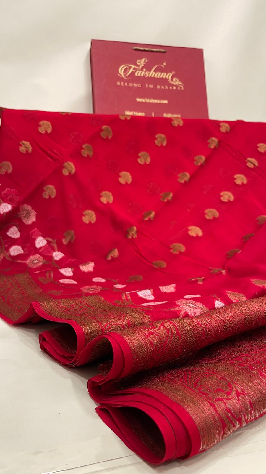 Faishana Pure Handloom Red Chiffon Floral Copper Zari Booti with Floral Tilfi Mina Jaal Skirt Zari Border with Red Blouse