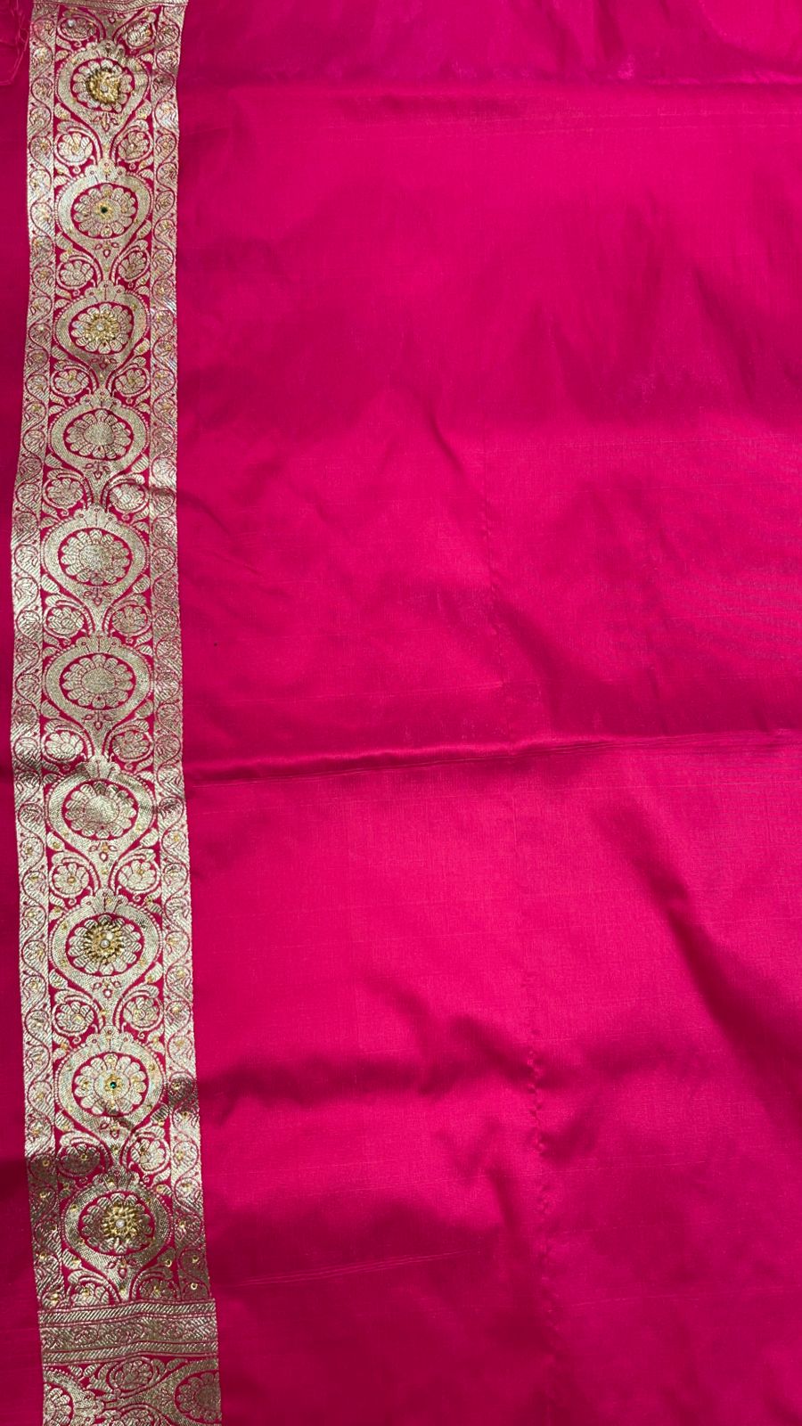 Faishana Presents Pink Stone Work Golden Zari Booti with Floral Heavy Pallu Zari Border and Pink Blouse Banarasi Saree