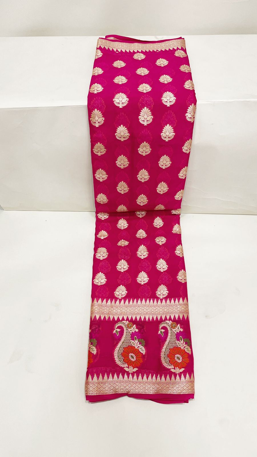 Faishana Pure Handloom Magenta Chiffon Floral Zari Booti with Floral Mina Boota Skirt Zari Border and Paisley Zari Jaal Pallu with Magenta Blouse