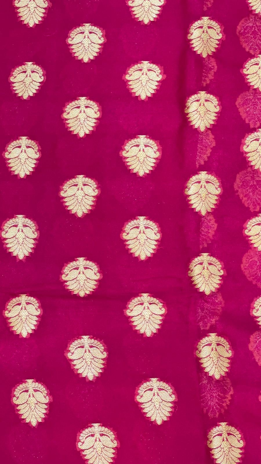 Faishana Pure Handloom Magenta Chiffon Floral Zari Booti with Floral Mina Boota Skirt Zari Border and Paisley Zari Jaal Pallu with Magenta Blouse