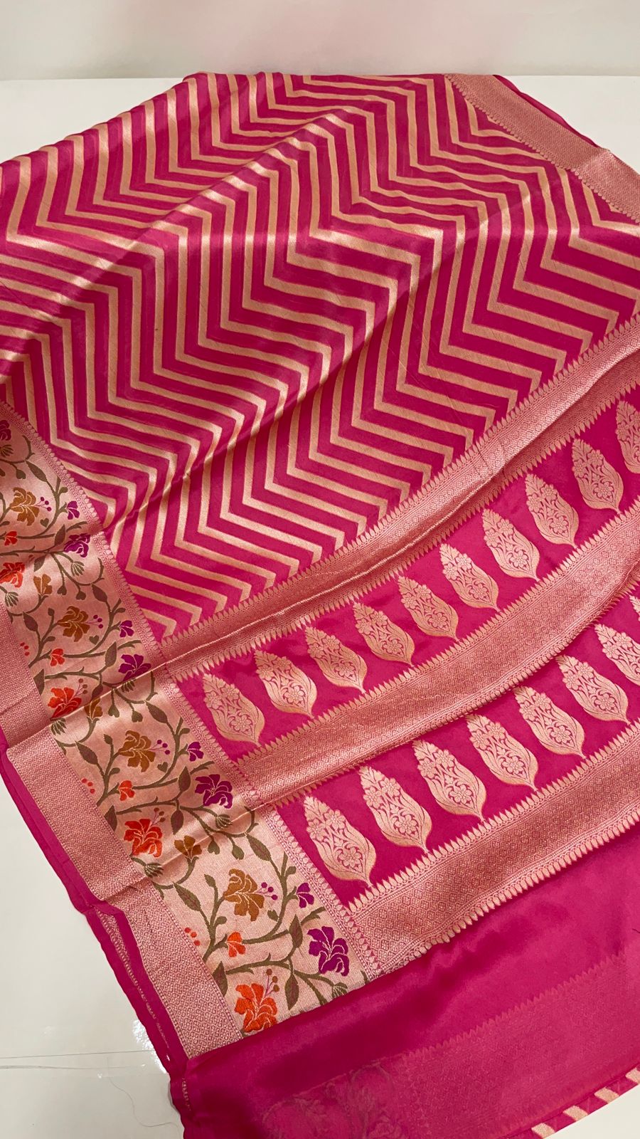 Faishana Pure Handloom Pink Chiffon Resham Zari Zig-Zag with Tilfi Mina Jaal Skirt Zari Border with Pink Blouse 