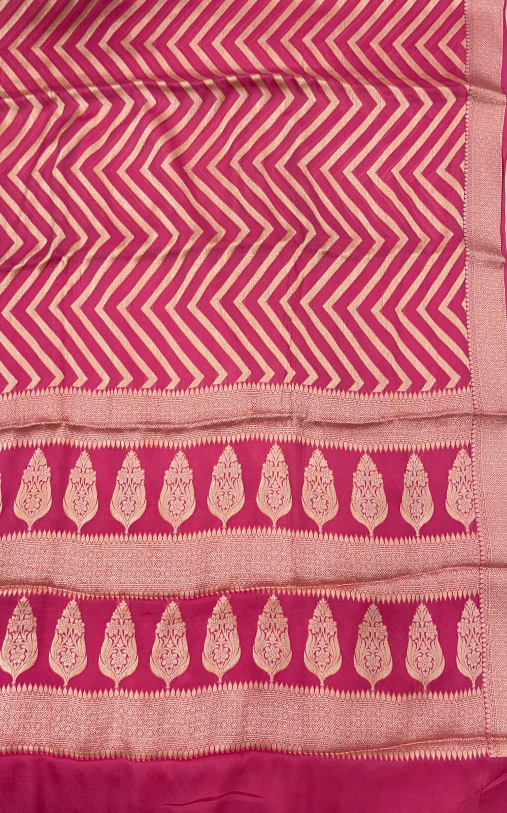 Faishana Pure Handloom Pink Chiffon Resham Zari Zig-Zag with Tilfi Mina Jaal Skirt Zari Border with Pink Blouse 