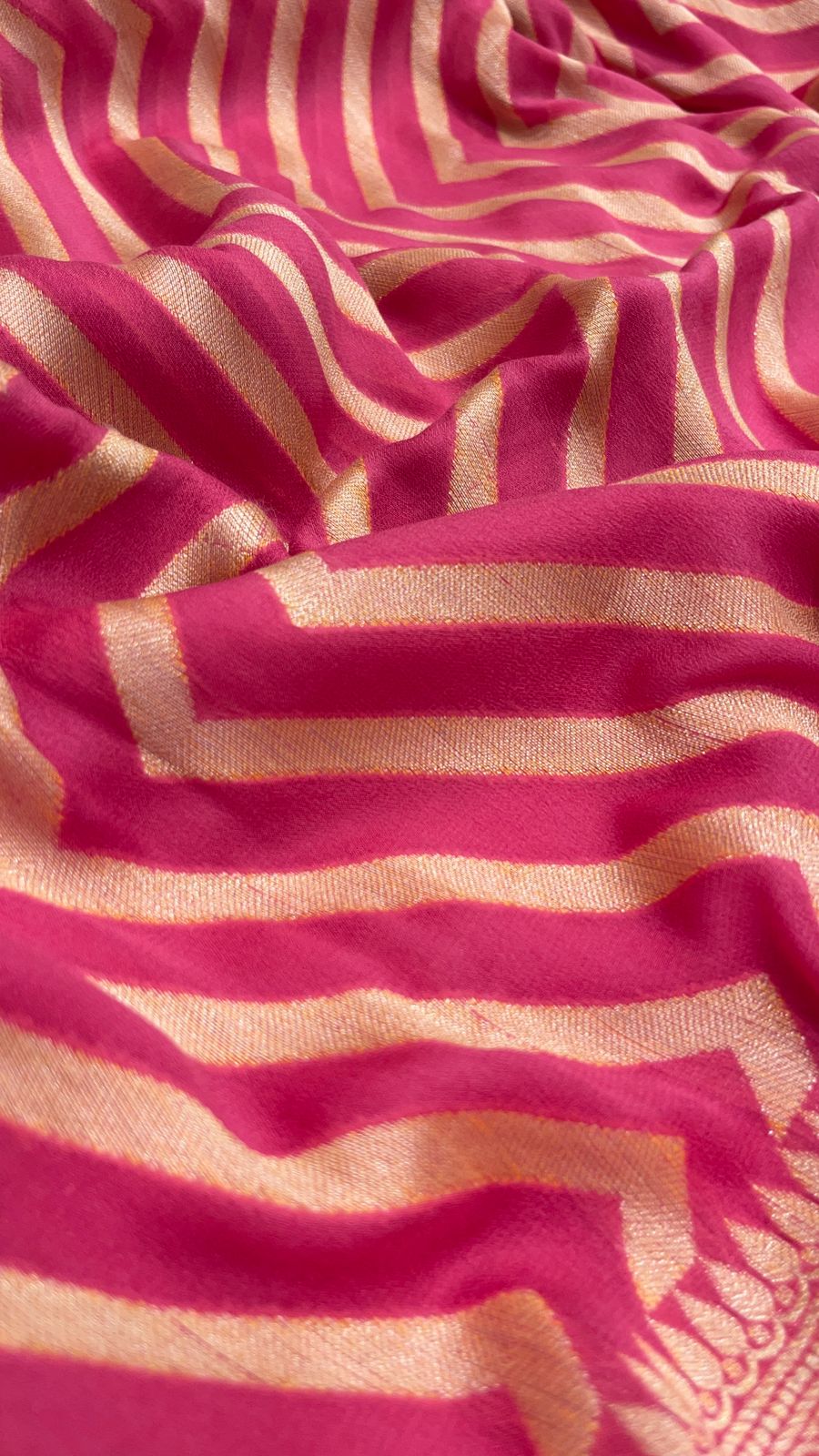 Faishana Pure Handloom Pink Chiffon Resham Zari Zig-Zag with Tilfi Mina Jaal Skirt Zari Border with Pink Blouse 