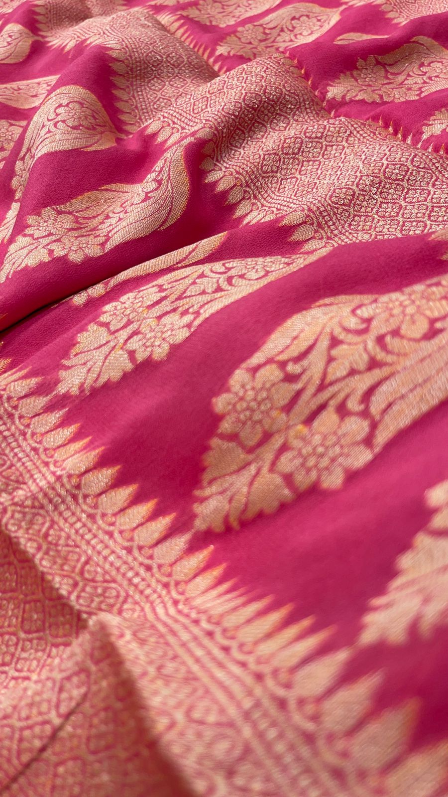 Faishana Pure Handloom Pink Chiffon Resham Zari Zig-Zag with Tilfi Mina Jaal Skirt Zari Border with Pink Blouse 
