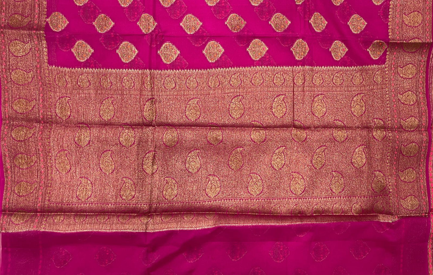 Faishana Pure Handloom Magenta Chiffon Floral Mina Copper Zari Booti with Paisley Mina Zari Border with Magenta Blouse 
