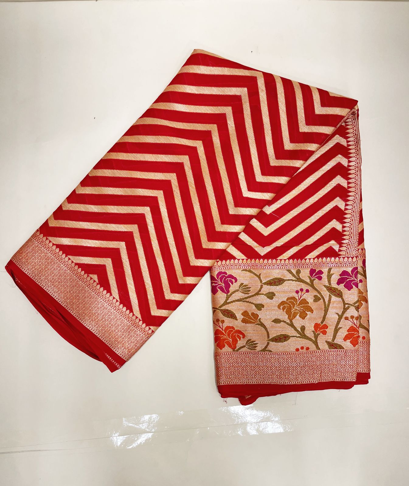 Faishana Presents Pure Handloom Red Chiffon Resham Zari Zig-Zag with Paithani Skirt Zari Border with Red Blouse