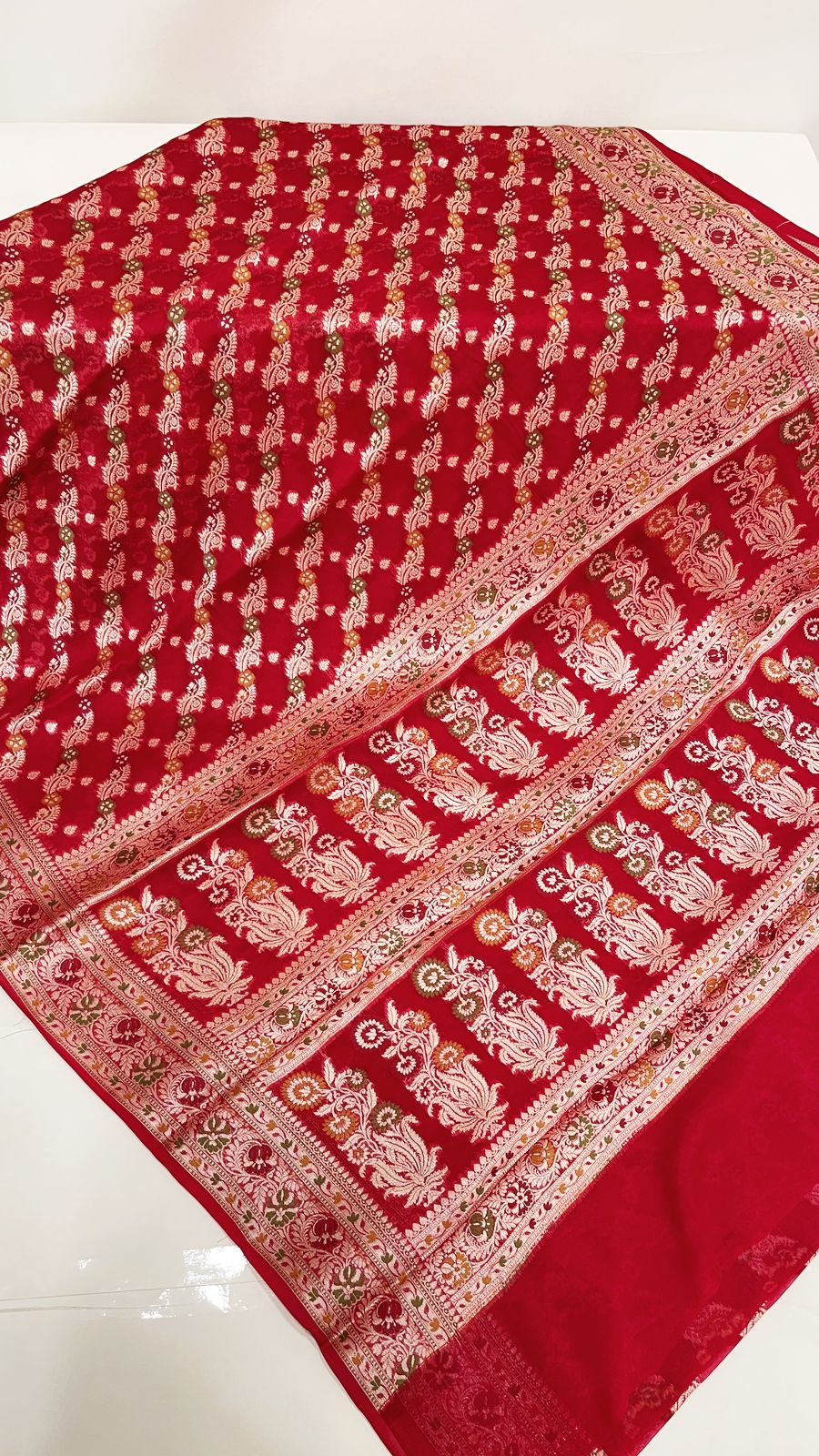 Faishana Pure Handloom Maroon Chiffon Resham Zari Floral Diagonal Stripe with Minakari Zari Boota Anchal and Minakari Border with Maroon Blouse