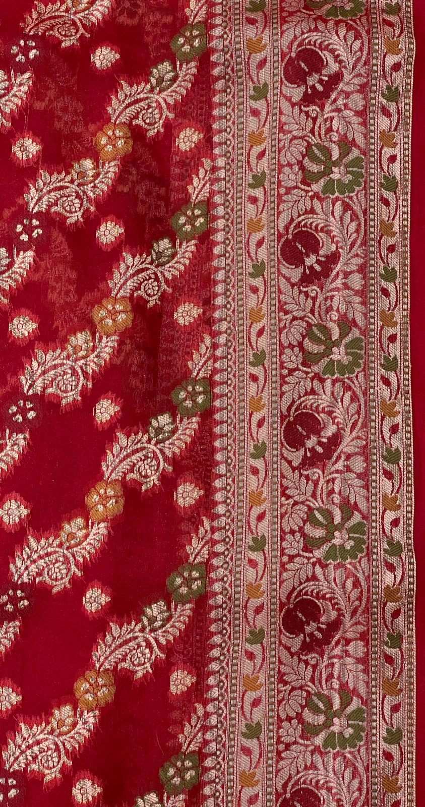 Faishana Pure Handloom Maroon Chiffon Resham Zari Floral Diagonal Stripe with Minakari Zari Boota Anchal and Minakari Border with Maroon Blouse