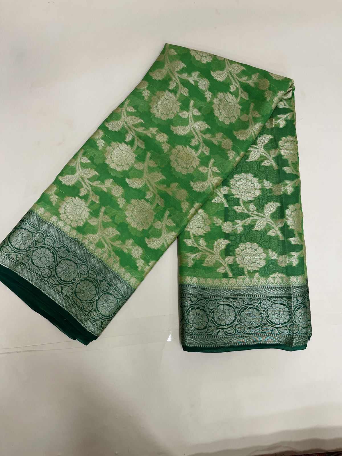 Faishana Pure Handloom Pista Green Chiffon Floral Zari Jaal Contrast Dark Green Zari Border and Big Boota Pallu with Dark Green Blouse