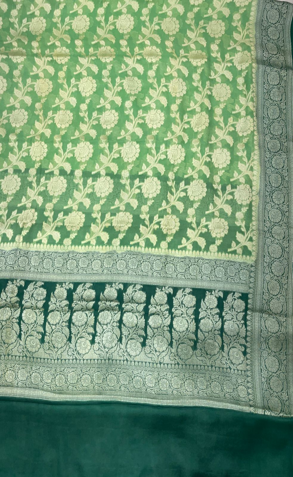 Faishana Pure Handloom Pista Green Chiffon Floral Zari Jaal Contrast Dark Green Zari Border and Big Boota Pallu with Dark Green Blouse