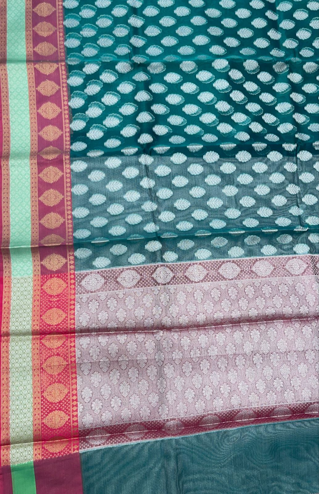 Faishana Presents Green Organza Silver Zari Floral Booti with Contrast Light Purple Floral Booti Pallu and Skirt Zari 2D Border with Light Purple Blouse