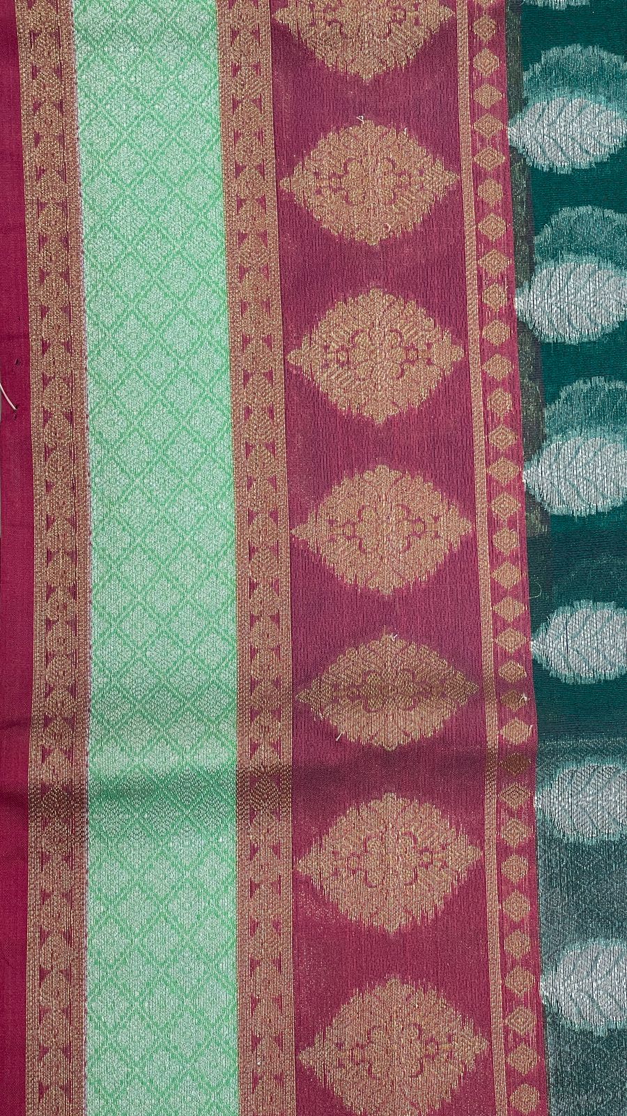 Faishana Presents Green Organza Silver Zari Floral Booti with Contrast Light Purple Floral Booti Pallu and Skirt Zari 2D Border with Light Purple Blouse
