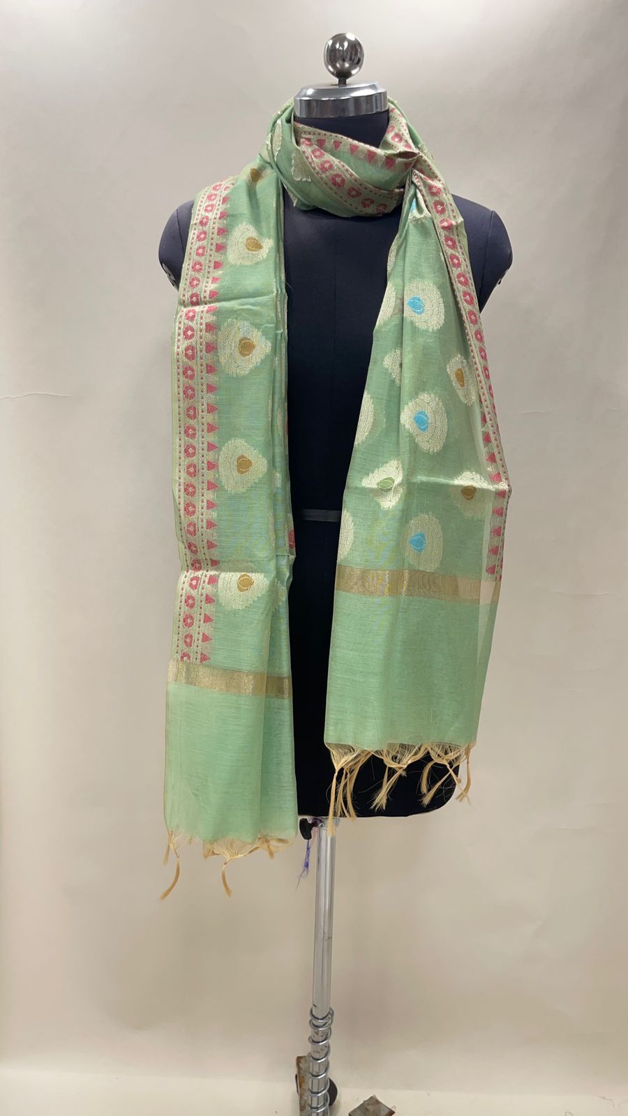 Faishana Presents Pista Green Cotton Zari Mina Boota With Pink Minakari Border Banarasi Dupatta
