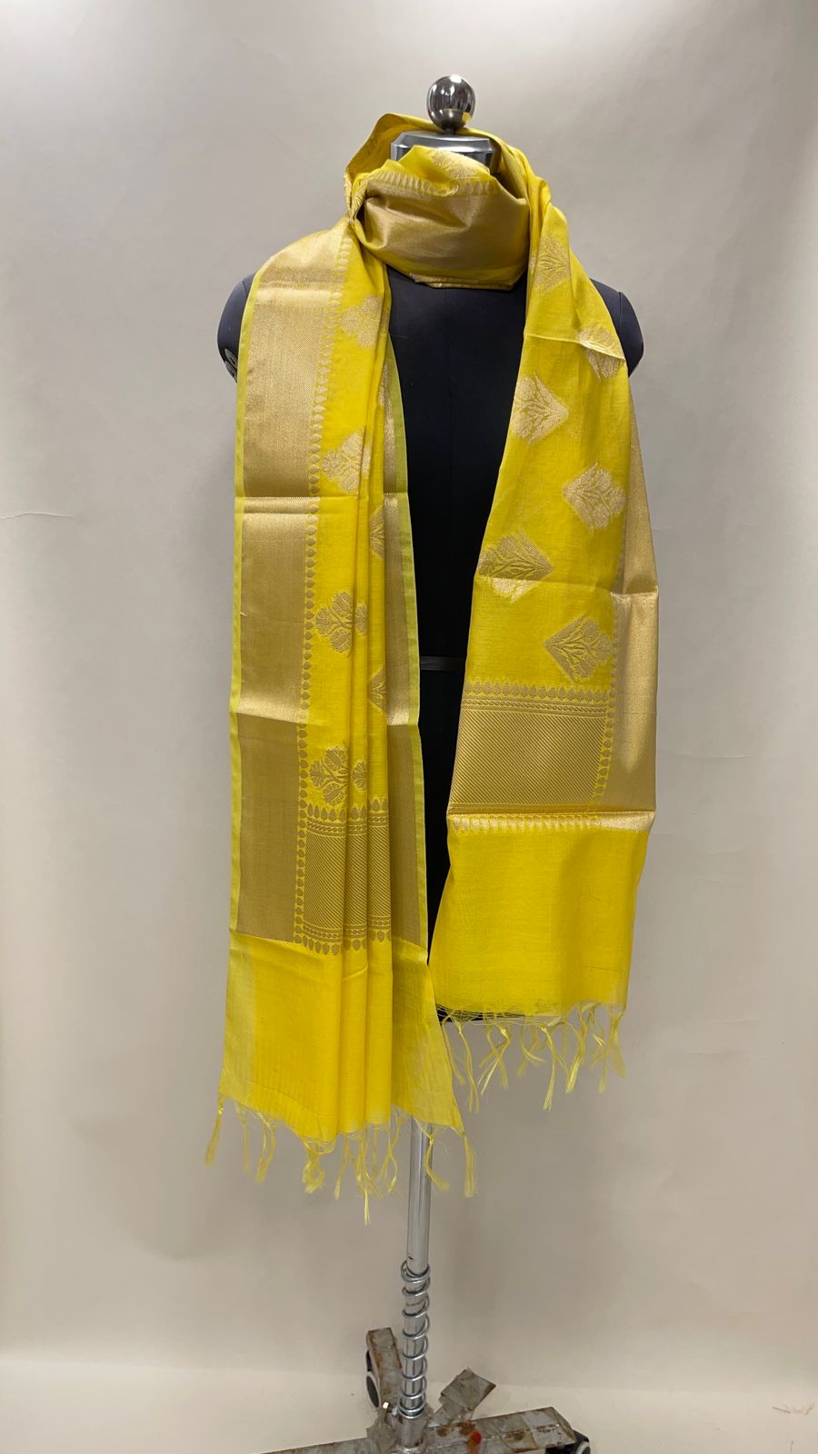 Faishana Presents Yellow Cotton Floral Zari Boota Banarasi Zari Border Dupatta