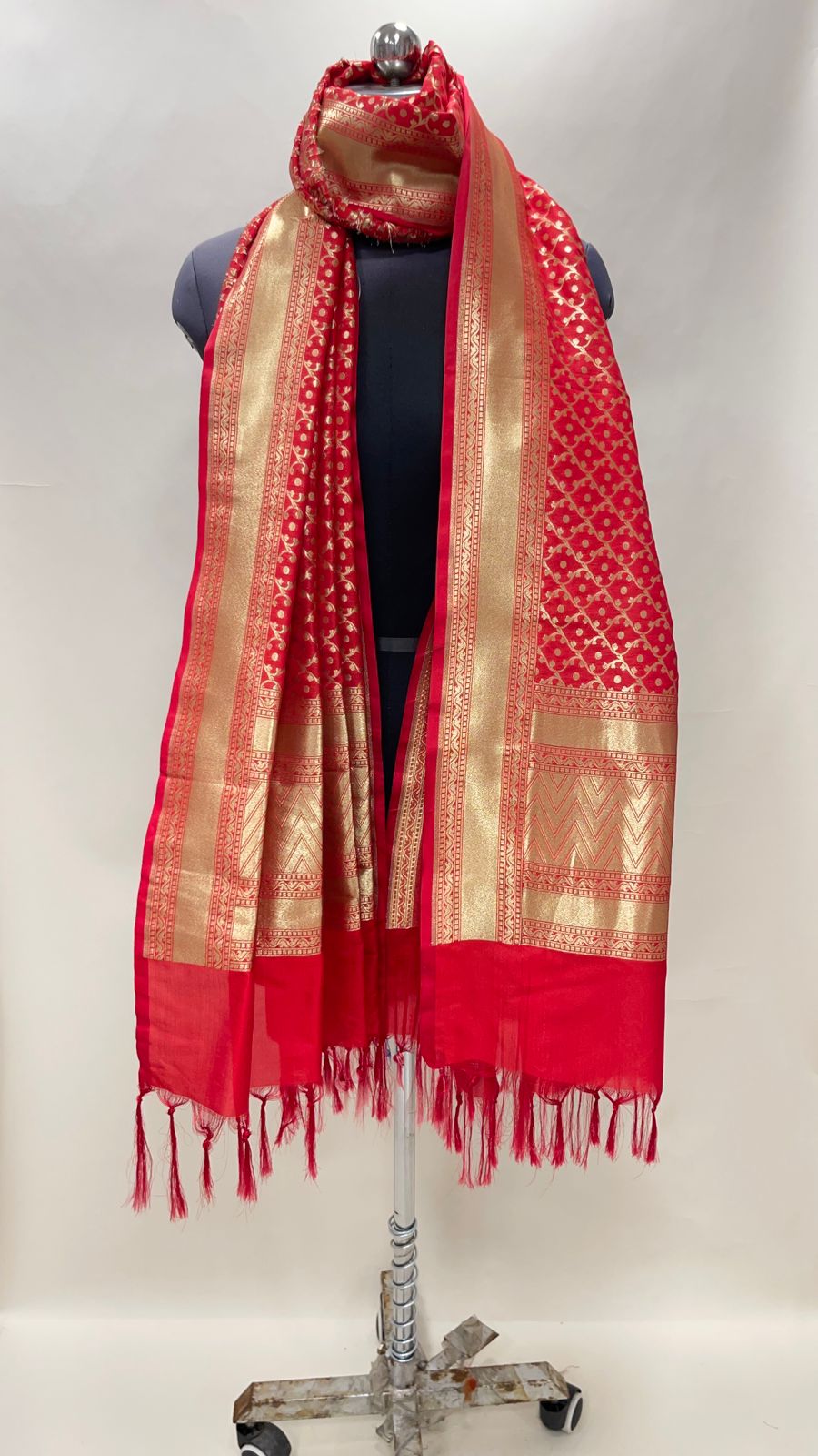 Faishana Presents Red Semi Katan Silk Golden Zari Bandhani Jaal Banarasi Zari Border Banarasi Dupatta