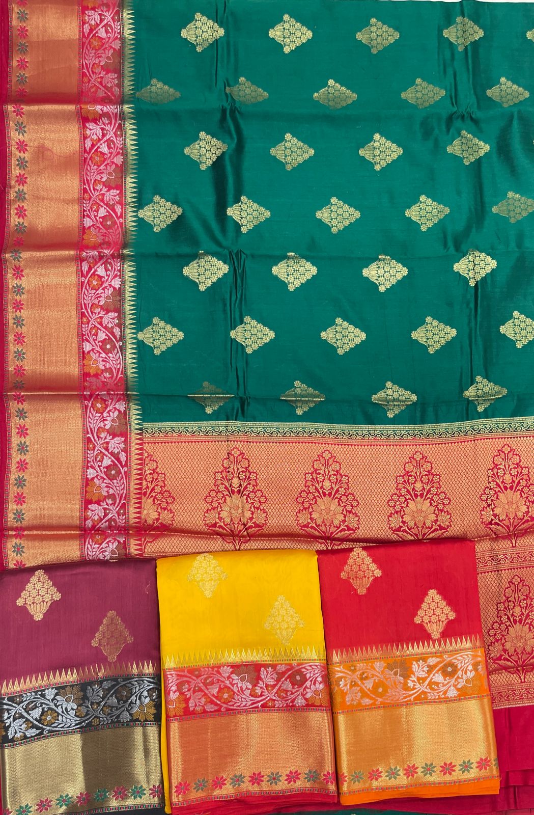 Faishana Pure Handloom Green Chiniya Silk Golden Floral Zari Booti Contrast Pink Skirt Silver Mina Zari Border Golden and Floral Boota Pallu with Pink Blouse