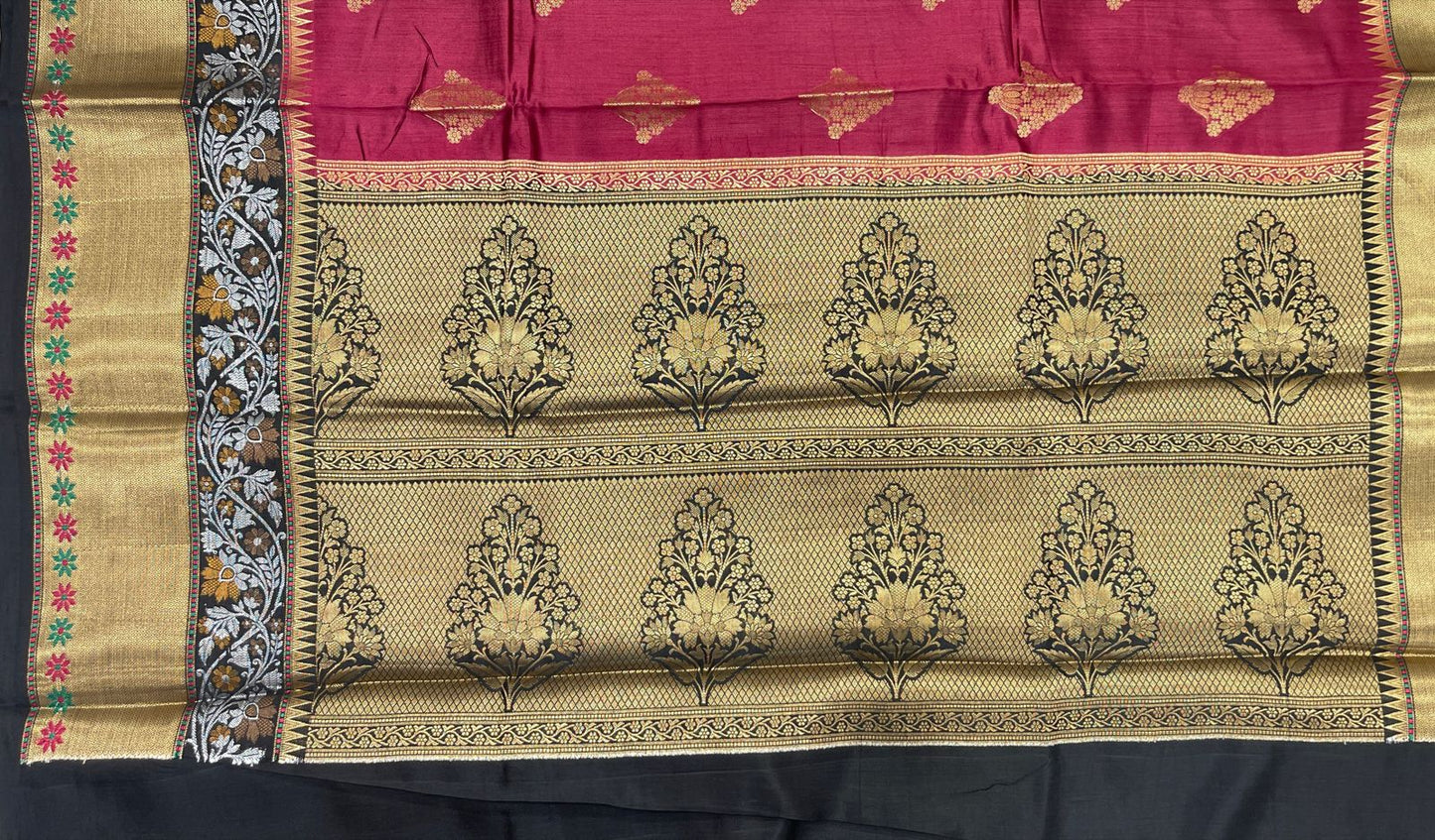 Faishana Pure Handloom Light Purple Chiniya Silk Golden Floral Zari Booti Contrast Black Skirt Silver Mina Zari Border Golden and Floral Boota Pallu with Black Blouse