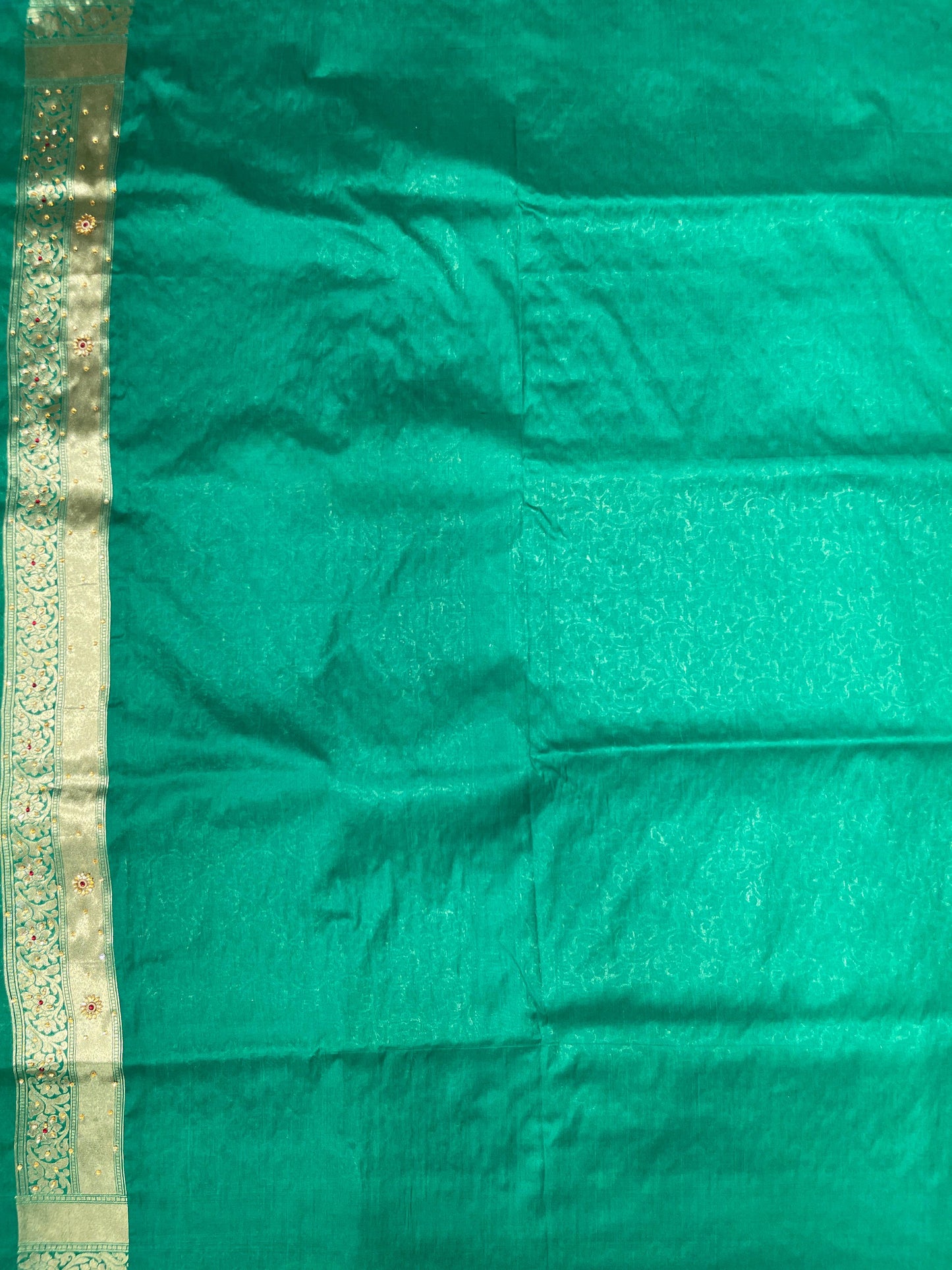 Faishana Presents Green Satin Silk Floral Zari Jaal Low Stone Work Banarasi Saree with Lehariya Pallu and Green Blouse