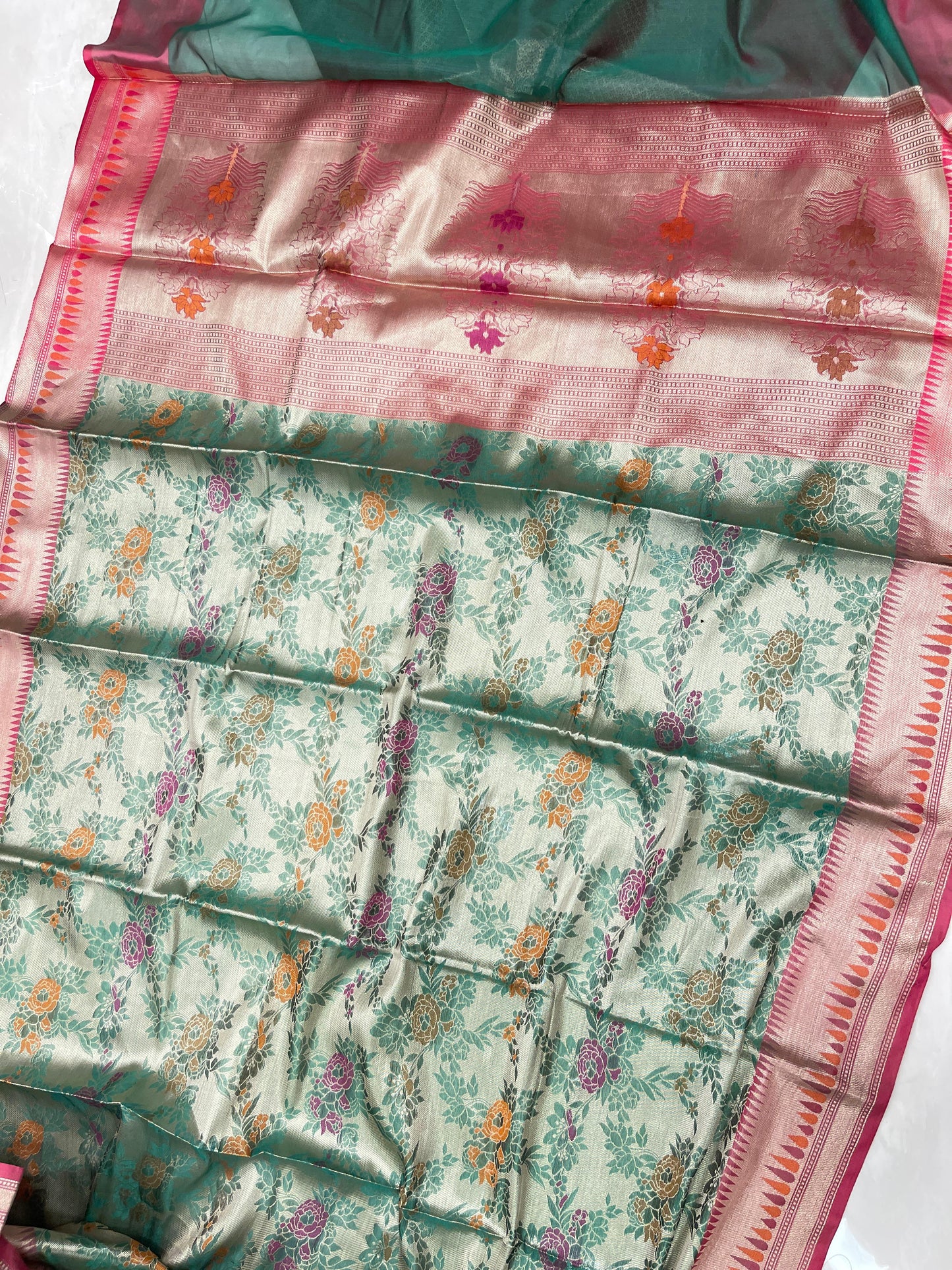Faishana Presents Green Art Silk Floral Tilfi Mina Zari Jaal with Contrast Pink Minakari Boota Pallu Double Mina Zari Border and Pink Blouse