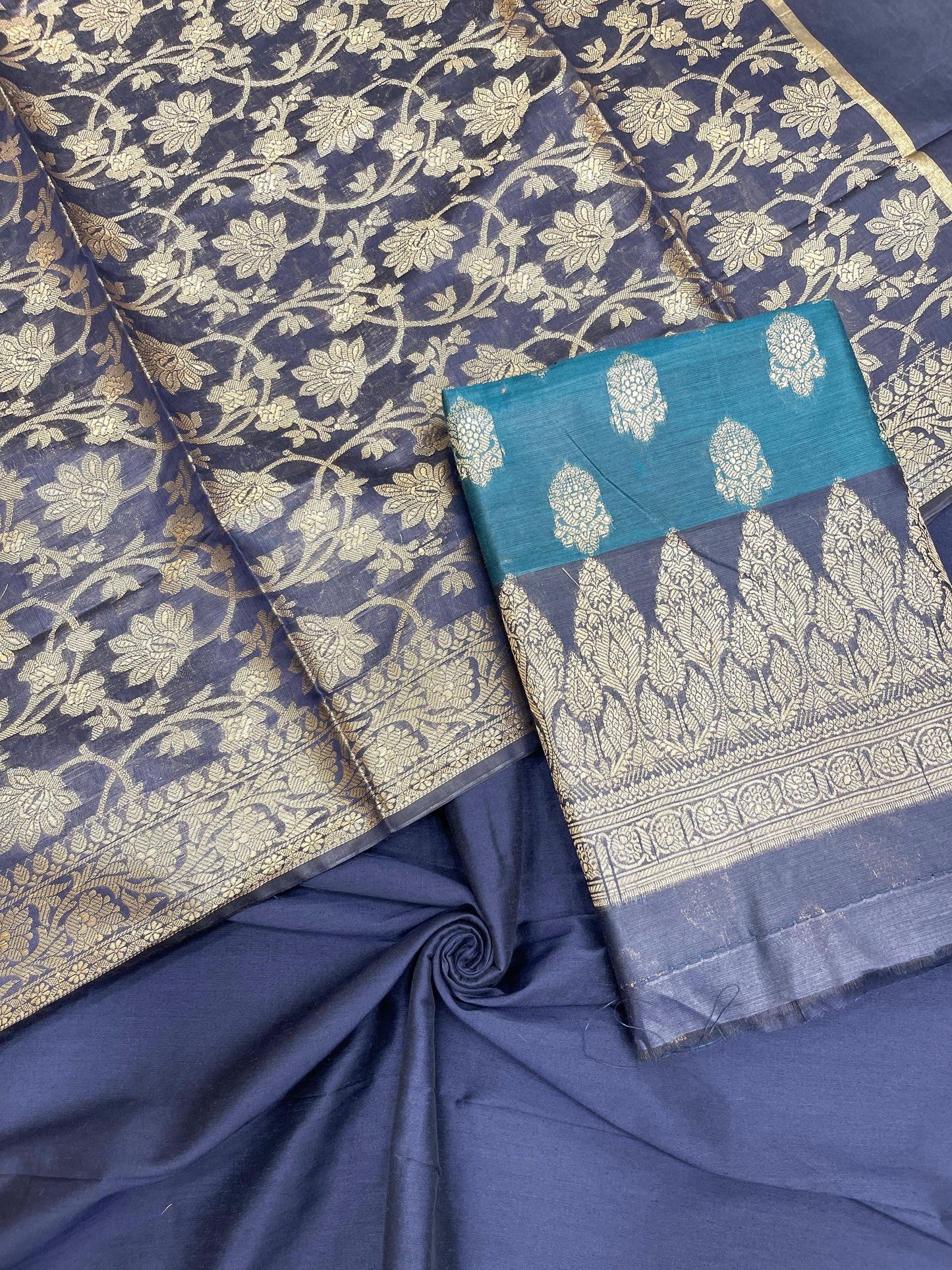 Sea Green Cotton Banarasi 3 pcs Suit Set with Contrast Navy Blue Dupatta IM_CS6