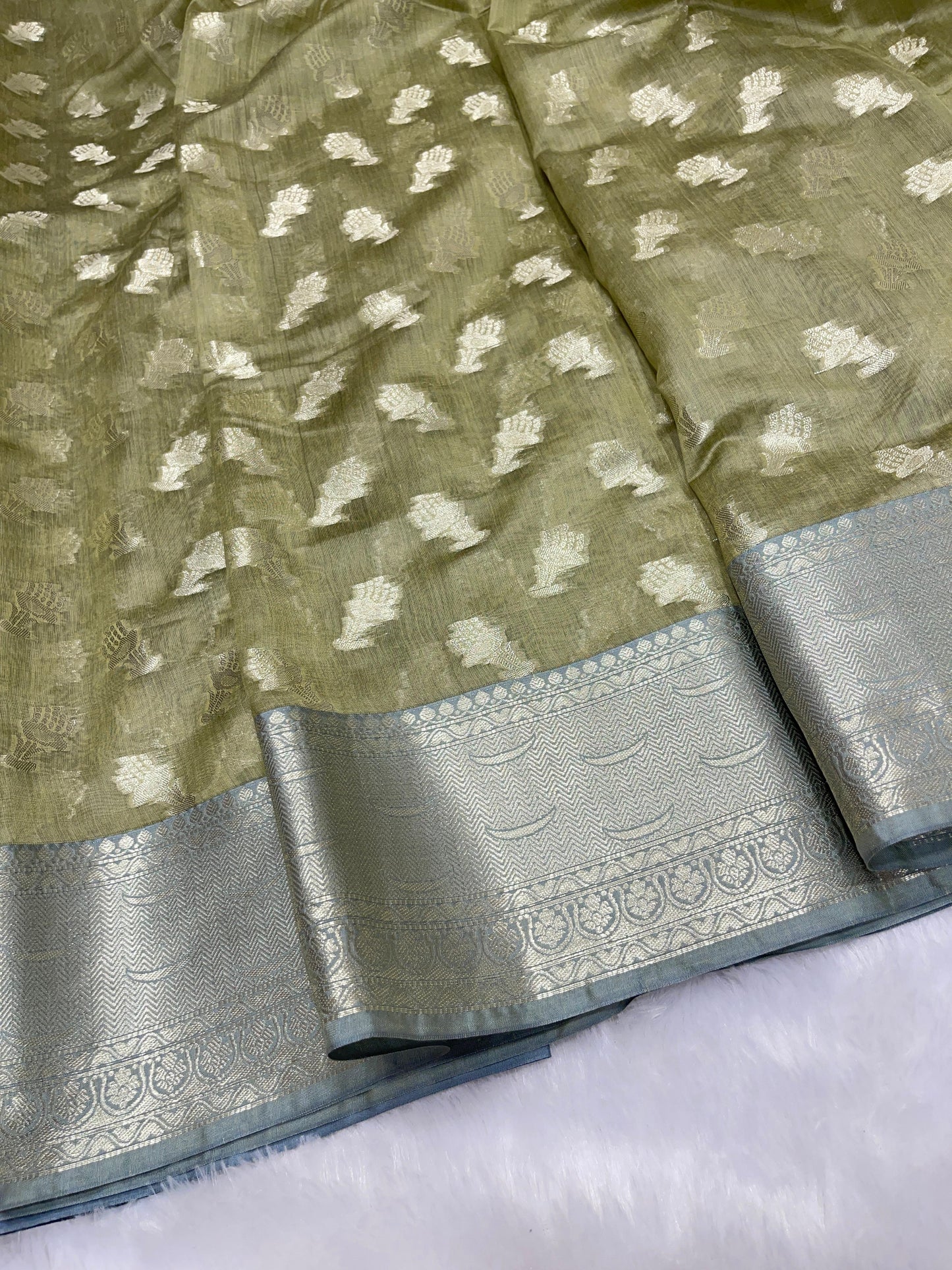 Mehndi Green Cotton Floral Water Zari Booti Banarasi Saree JVC_13