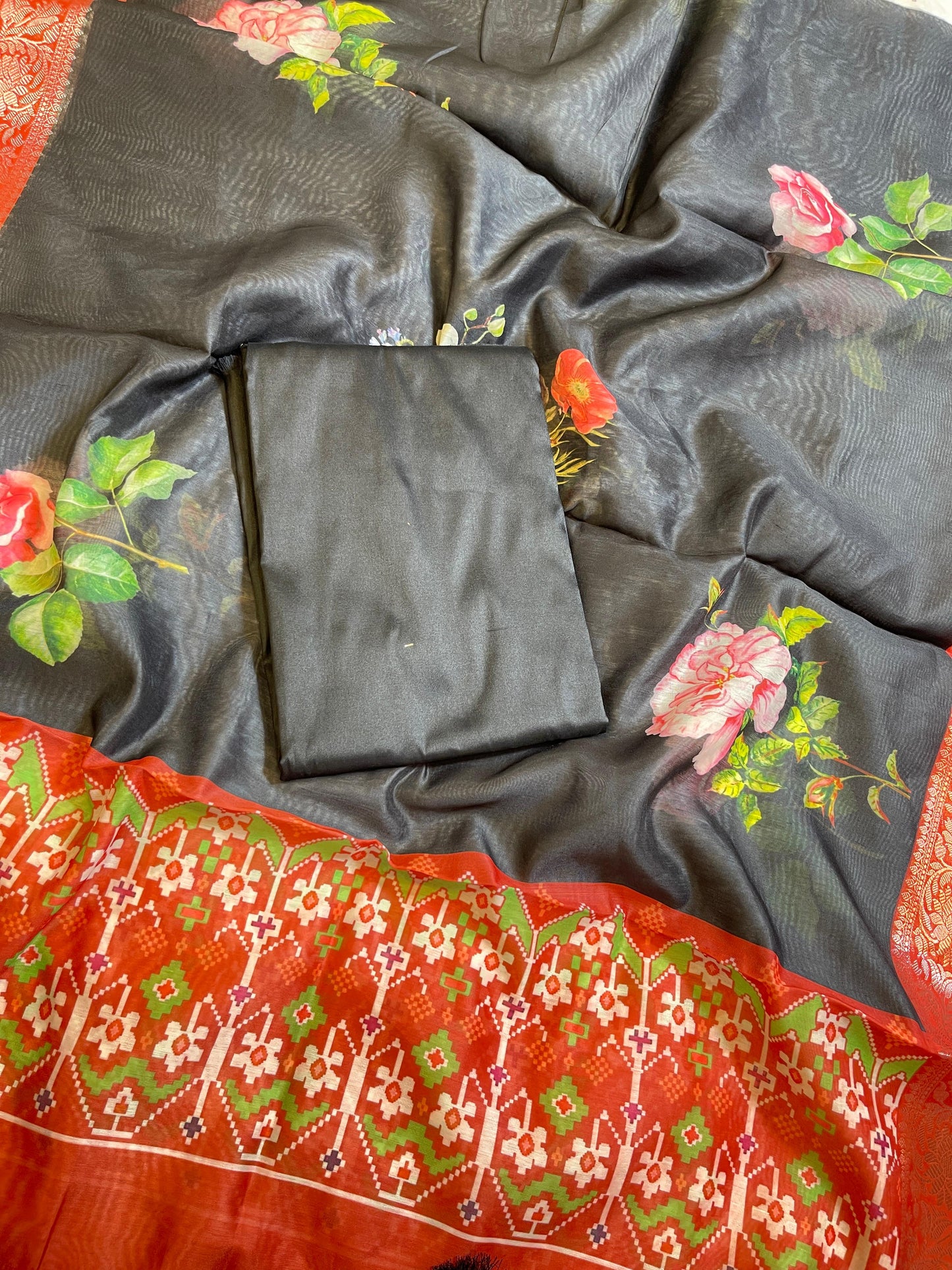 Black Plain Mercerised Silk Banarasi Suit Set with Contrast Red Digital Print Dupatta 650SKL_MS2
