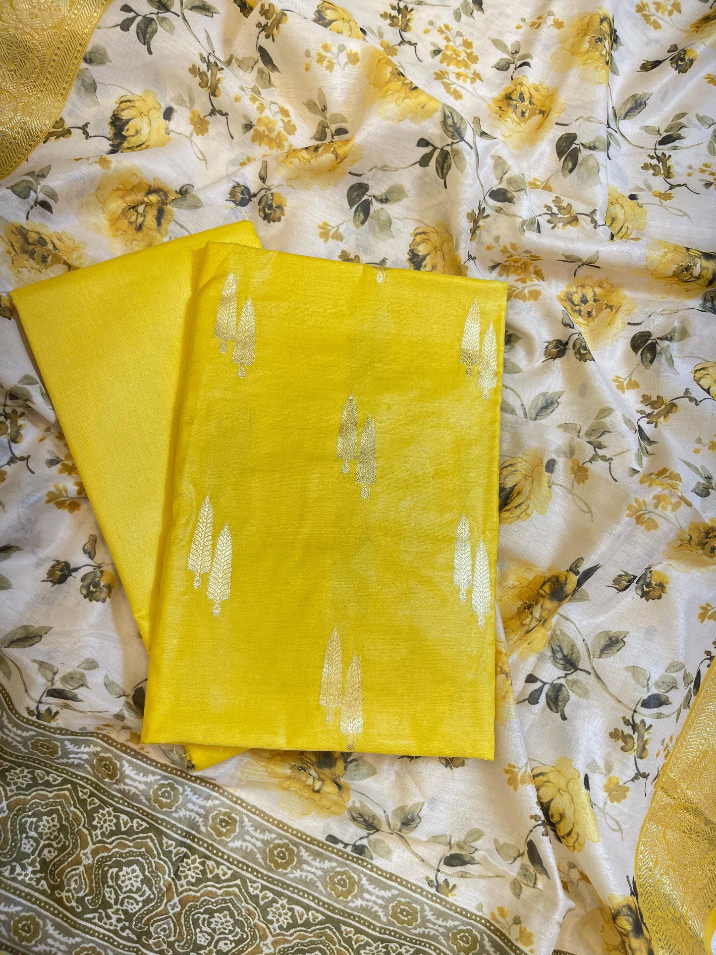 Yellow Pure Mercerise Silk Banarasi 3 pcs Suit Set with Digital Print Dupatta 1000SKL_MP1