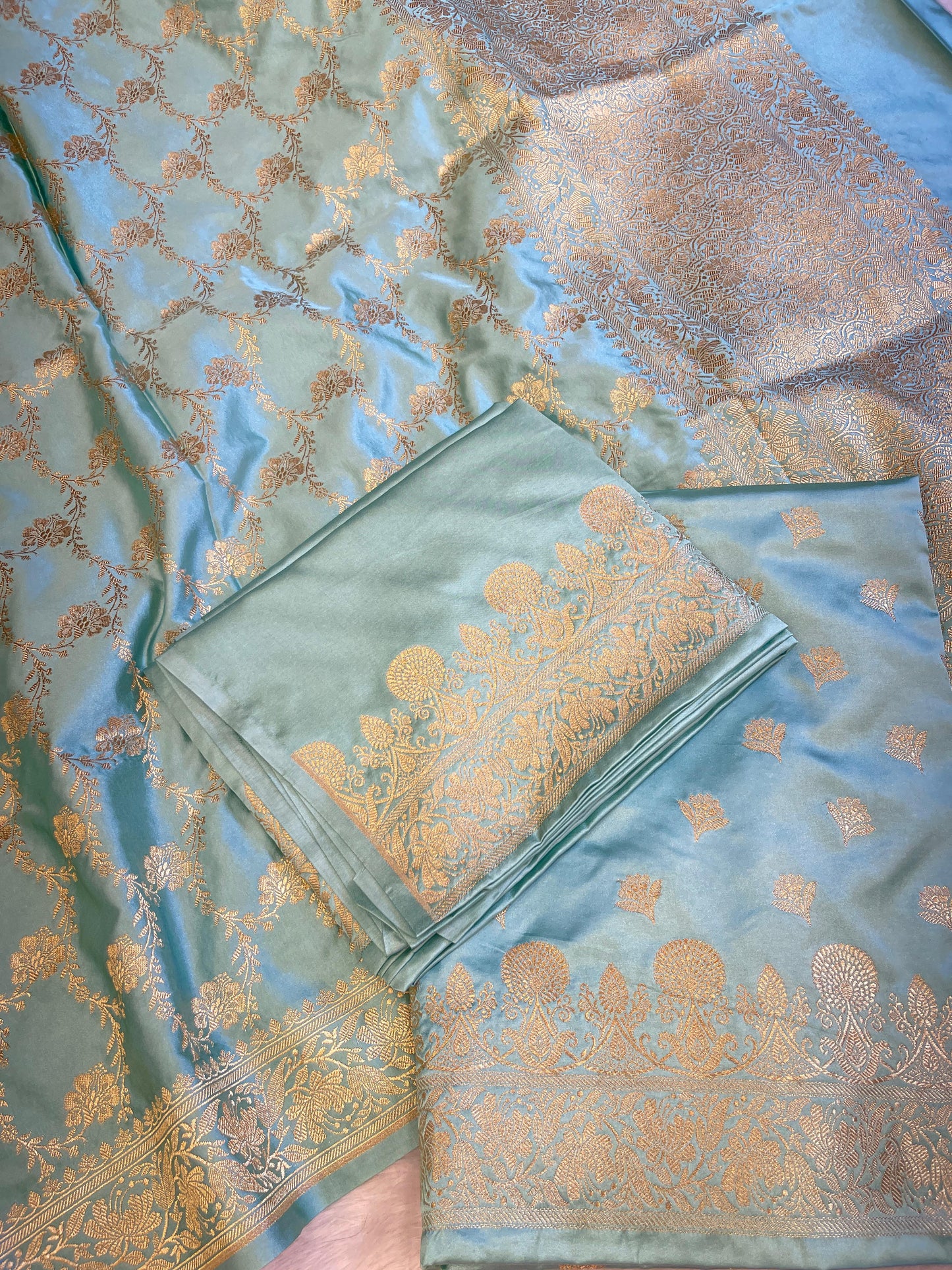 Seagreen Premium Mashru Silk Floral Zari Booti Banarasi Suit Set 1500AJ_KCP23