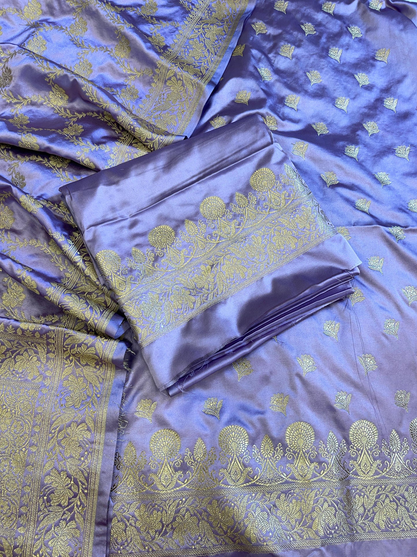 Lavender Premium Mashru Silk Floral Zari Booti Banarasi Suit Set 1500AJ_KCP25