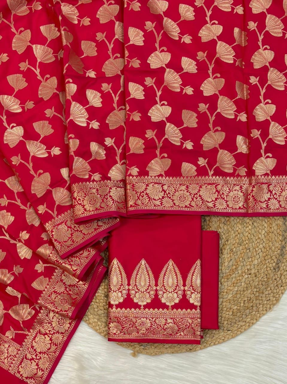 Red Katan Silk Plain Zari Booti with Floral Zari Jaal Banarasi 3 pcs Suit Set 800SKL_KSP10