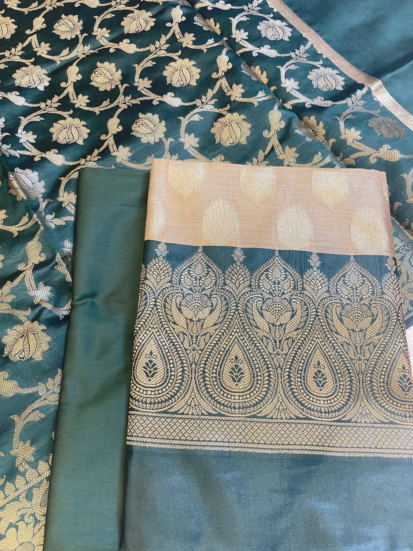 Beige Art Silk Floral Zari Booti Contrast Banarasi Suit with Dark Green Dupatta 625AJ_TPT39