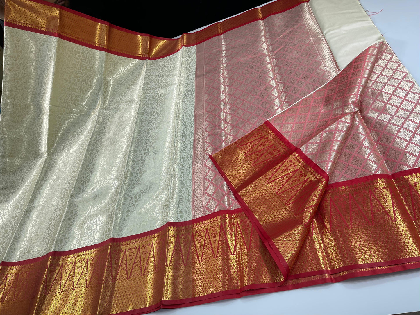 Off white Semi Kanchi Silk Brocade Contrast Red Zig-Zag Border Banarasi Saree MS_SK22