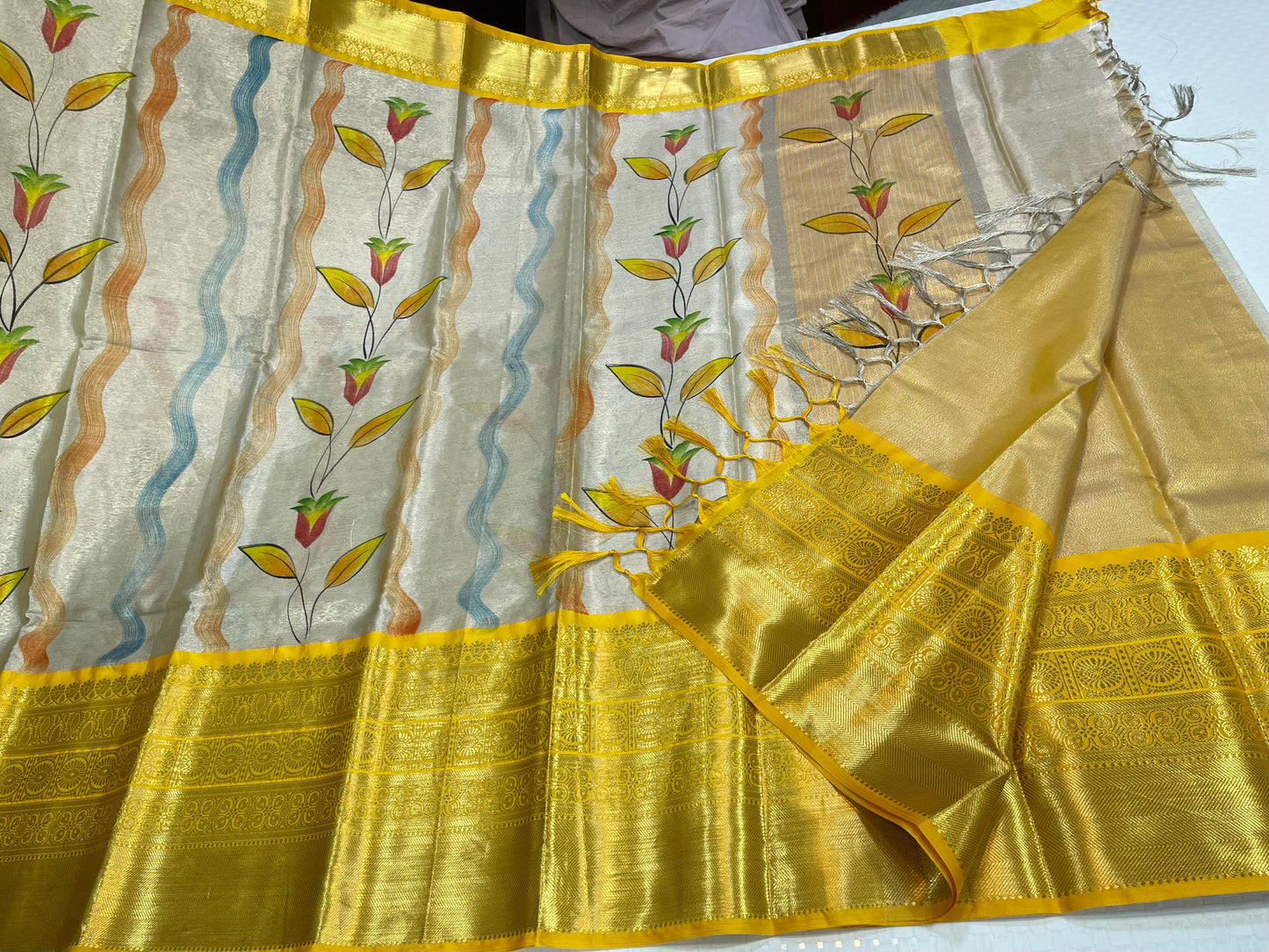 Off white Tissue Silk Floral Handpainted Boota Contrast Gold Border Banarasi Saree MS_TS17