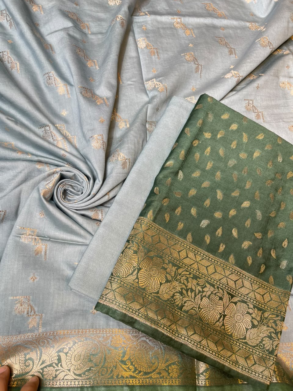 Dark Green Pashmina Silk Chunri Zari Booti Banarasi Suit with Contrast Seagreen Floral Dupatta 125DAN_PMC15