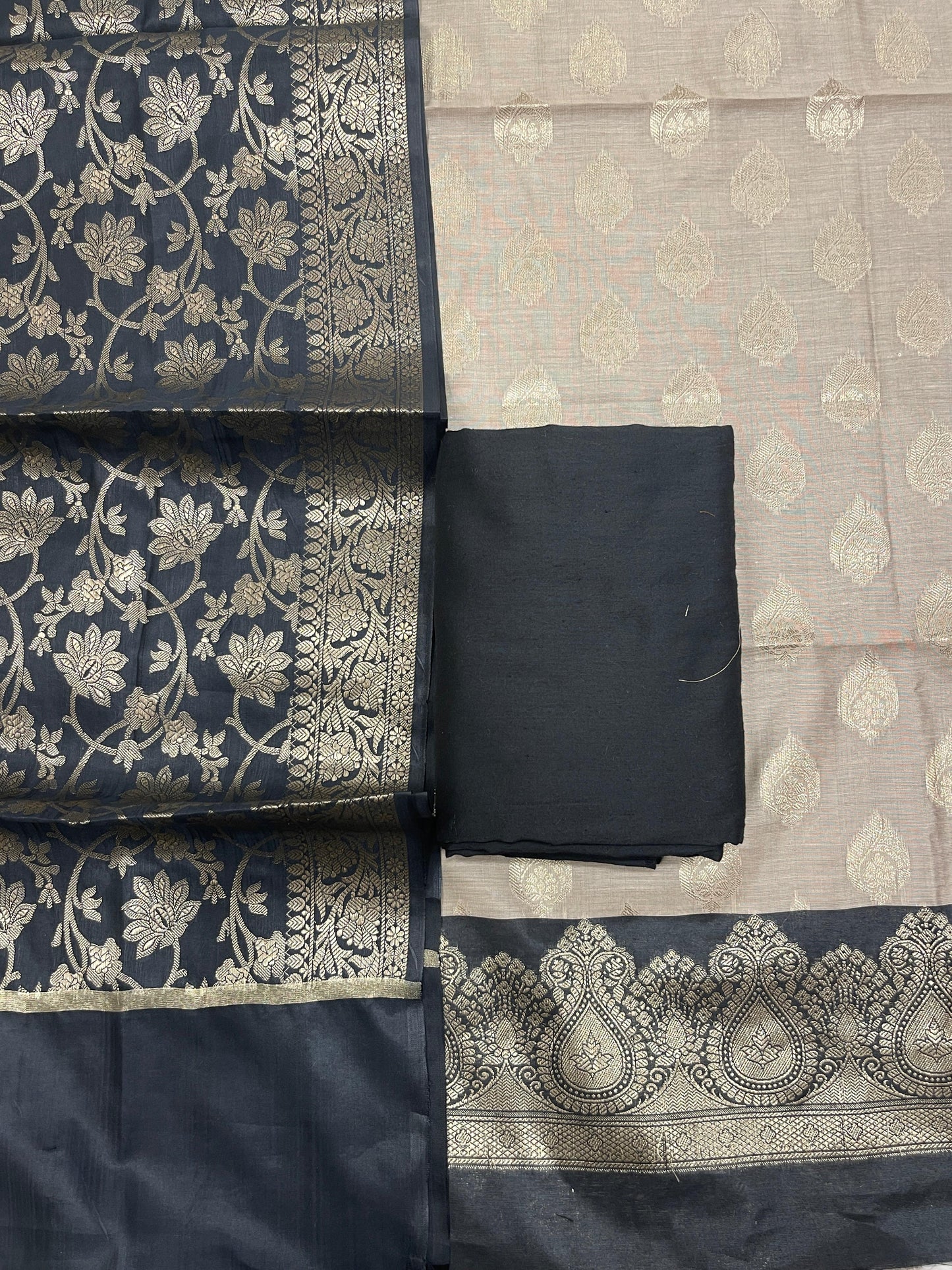 Beige Cotton Banarasi 3 pcs Suit Set with Contrast Black Dupatta IM_CS13