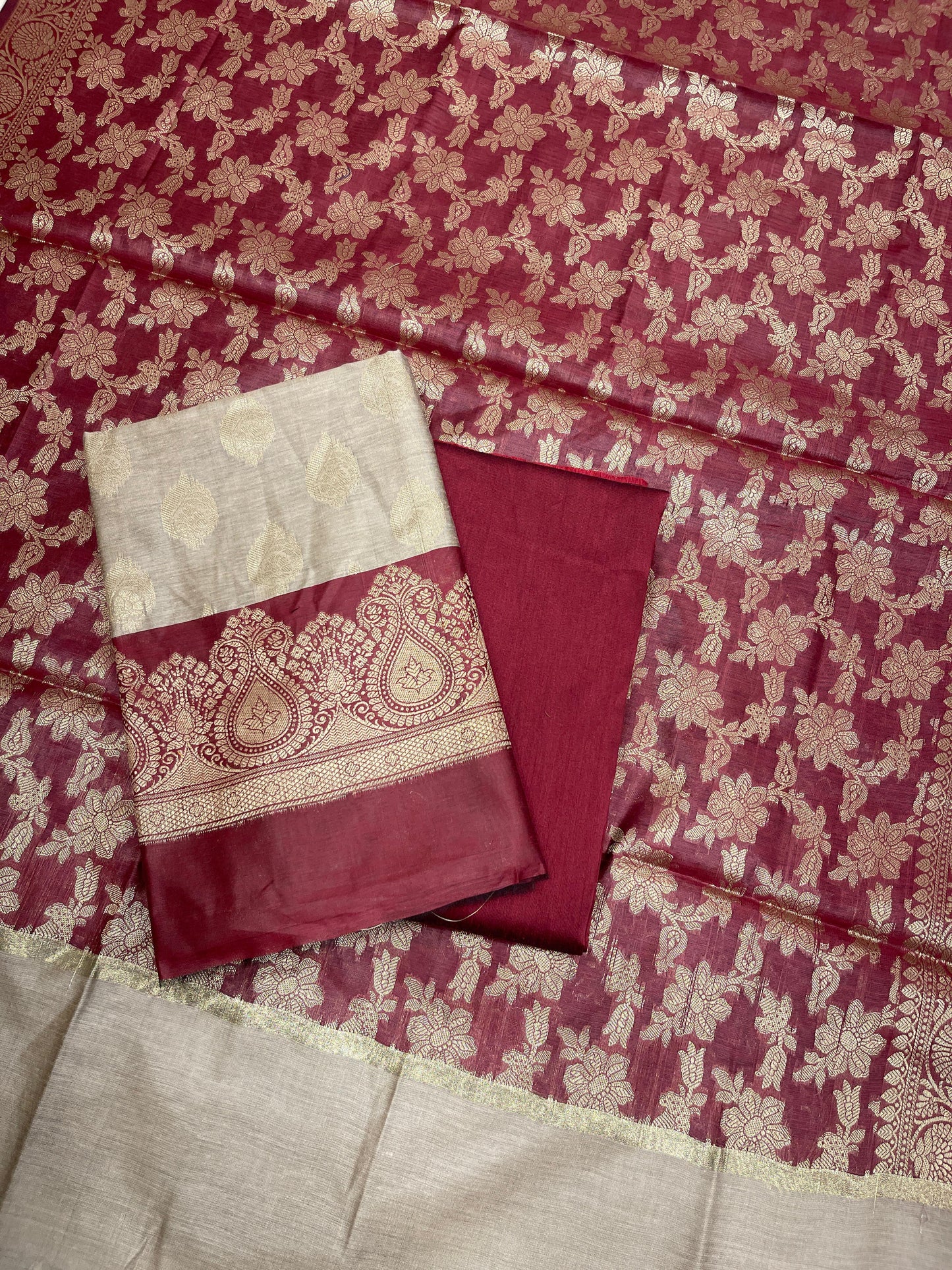 Beige Cotton Banarasi 3 pcs Suit Set with Contrast Red Dupatta IM_CS15