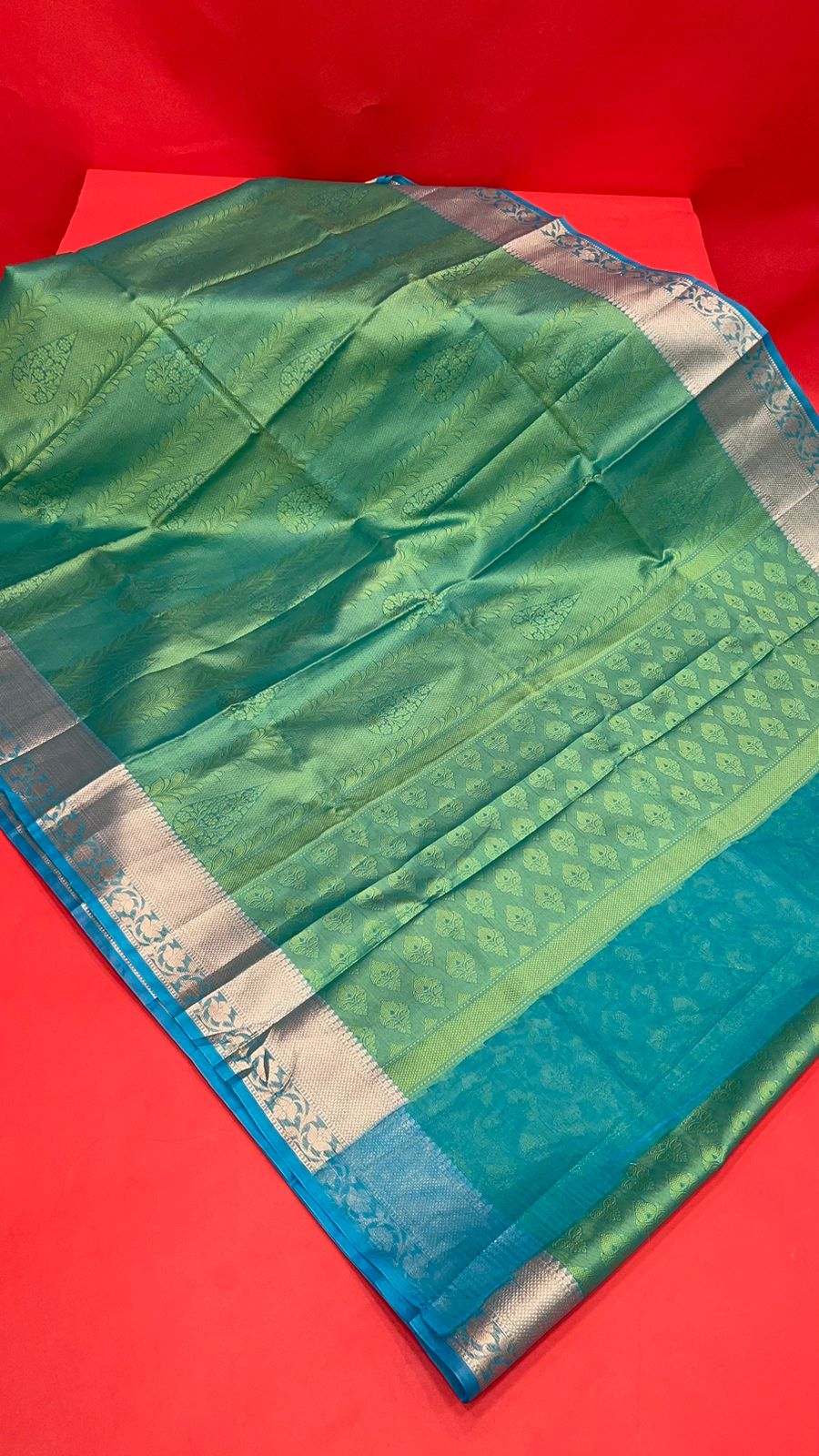 Green Tanchoi Banarasi Sarees For Women GEBC16