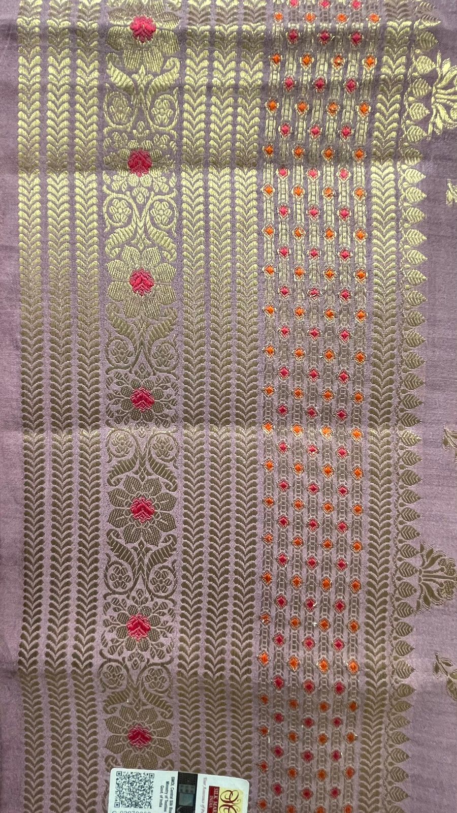 Regal Creation: Faishana Pure Silk Handloom Mauve Chiniya Silk Saree with Gold Zari Floral Booti and Minakari Zari Border with a Stunning Mauve Blouse Piece