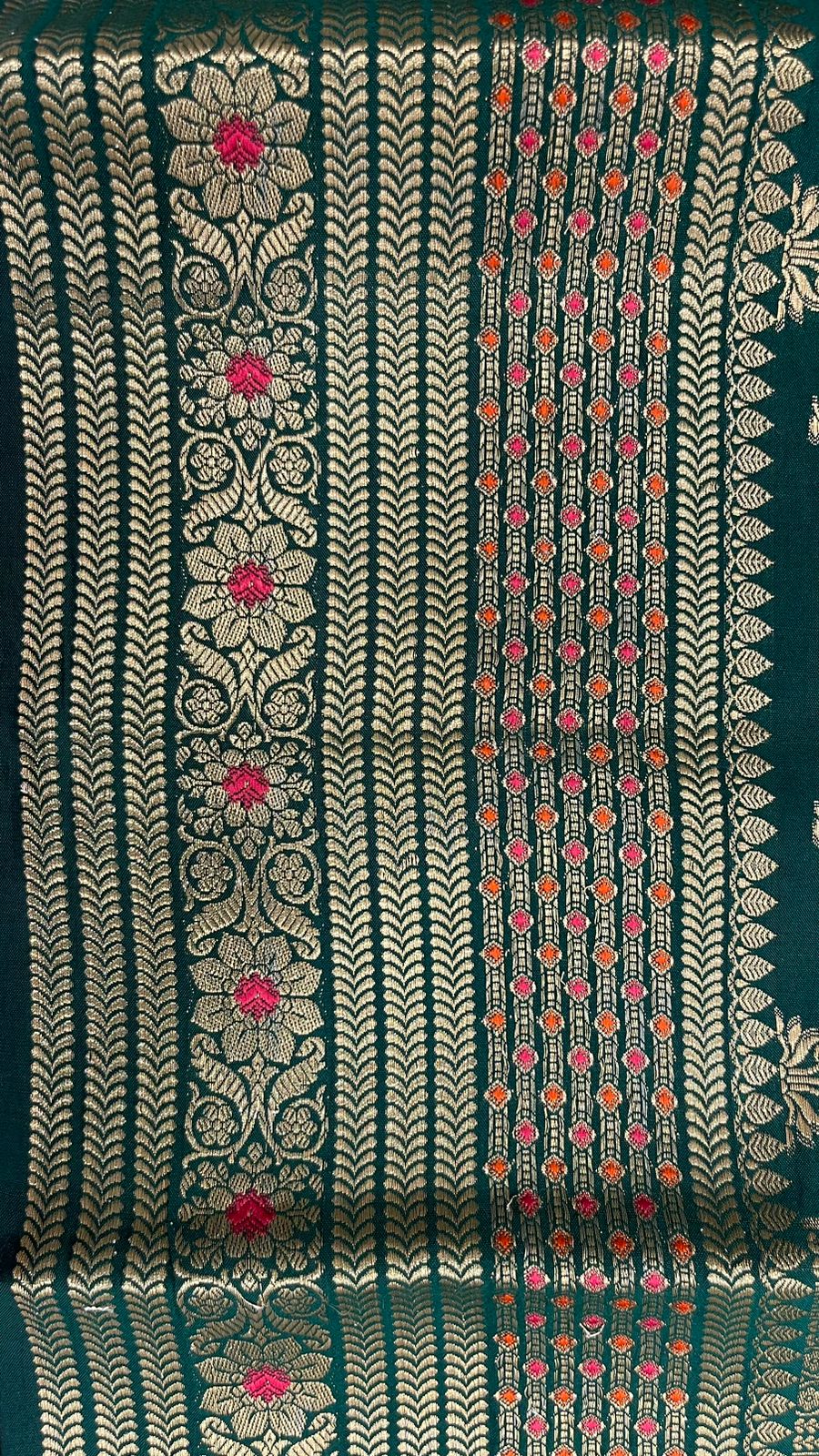 Enchanting Elegance: Faishana Pure Silk Handloom Dark Green Chiniya Silk Gold Floral Zari Booti with Minakari Border & Dark Green Blouse
