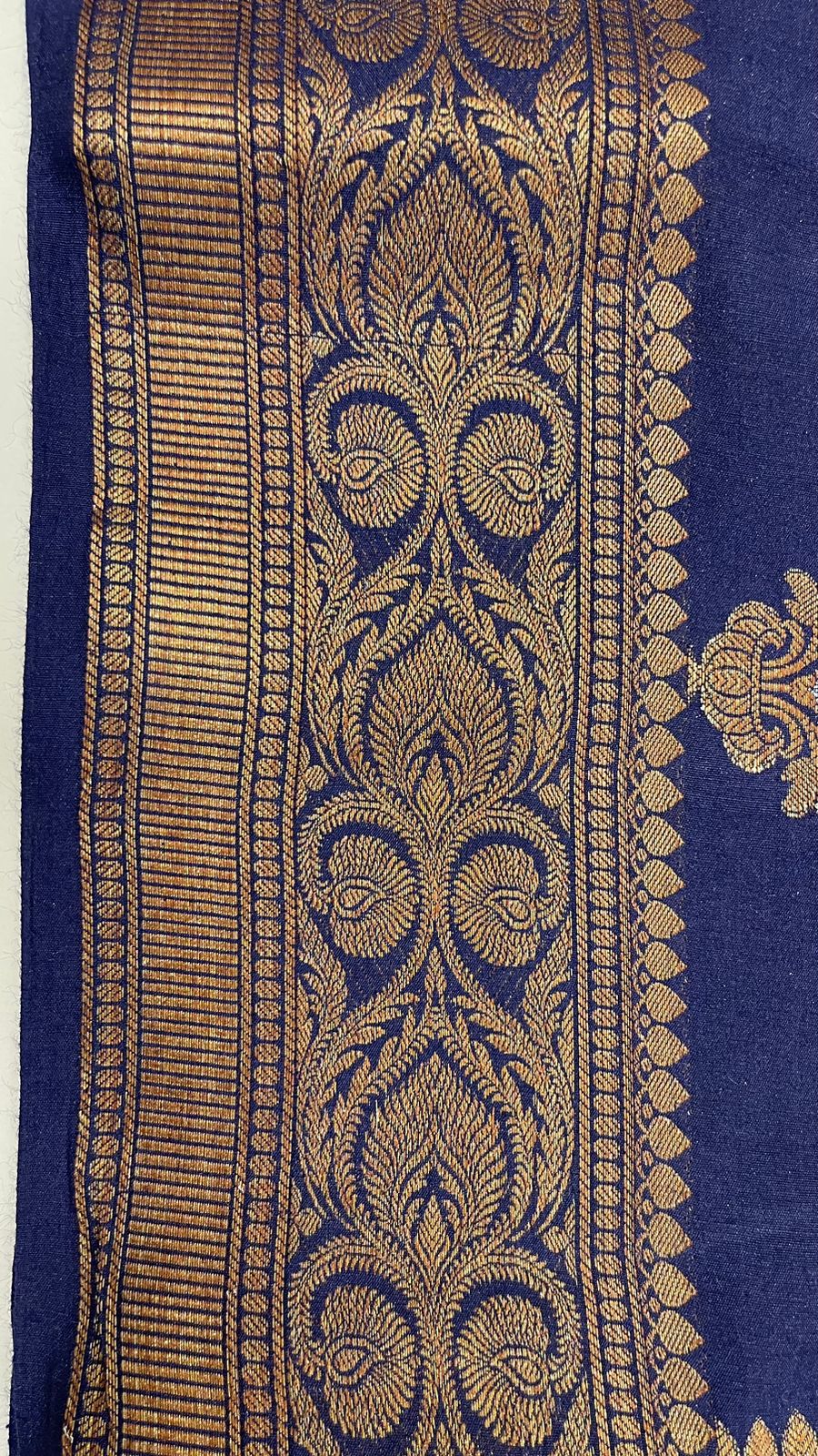 Royal Elegance: Faishana Pure Silk Handloom Navy Blue Munga Silk Minakari Zari Boota Banarasi Saree Small Zari Border with Blue Blouse